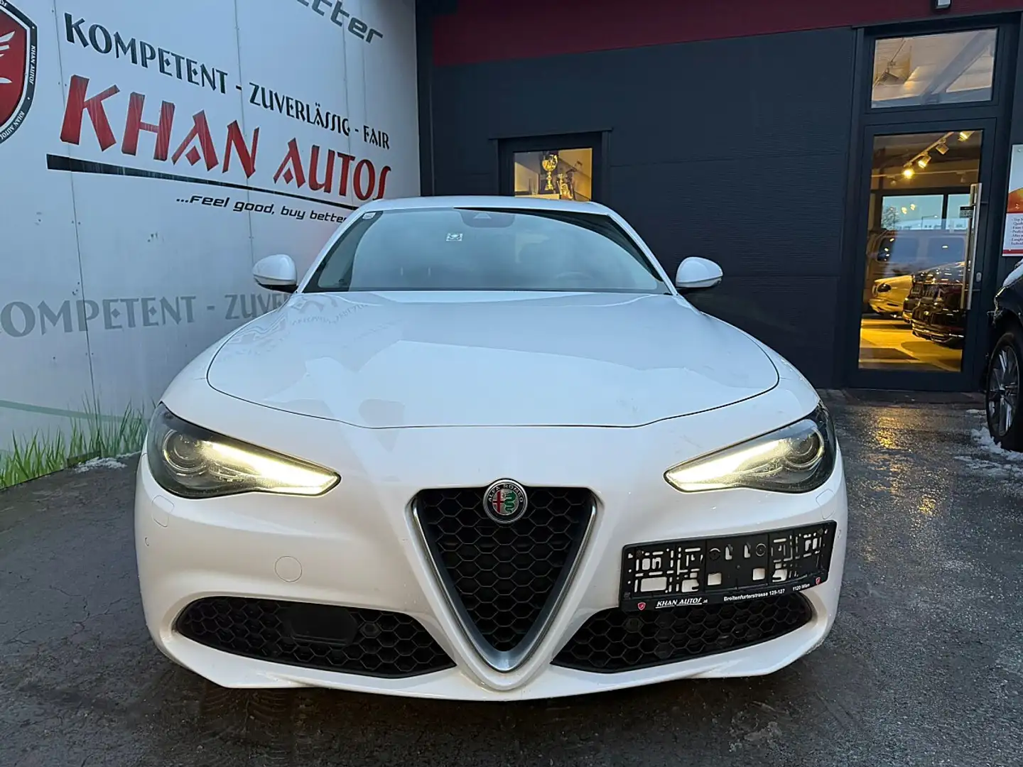 Alfa Romeo Giulia Super 2,2 180 AT RWD Weiß - 2