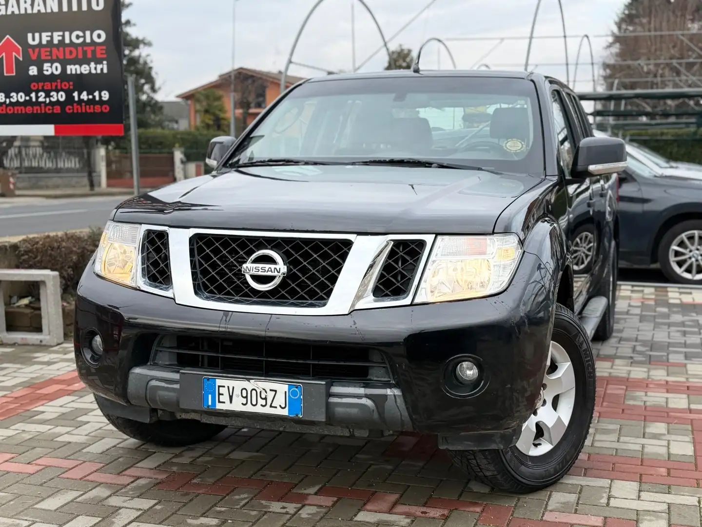 Nissan Navara Navara 2.5 dCi 190CV 4 porte Double Cab Sport Nero - 1