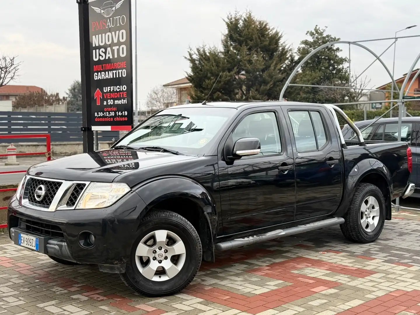 Nissan Navara Navara 2.5 dCi 190CV 4 porte Double Cab Sport Nero - 2