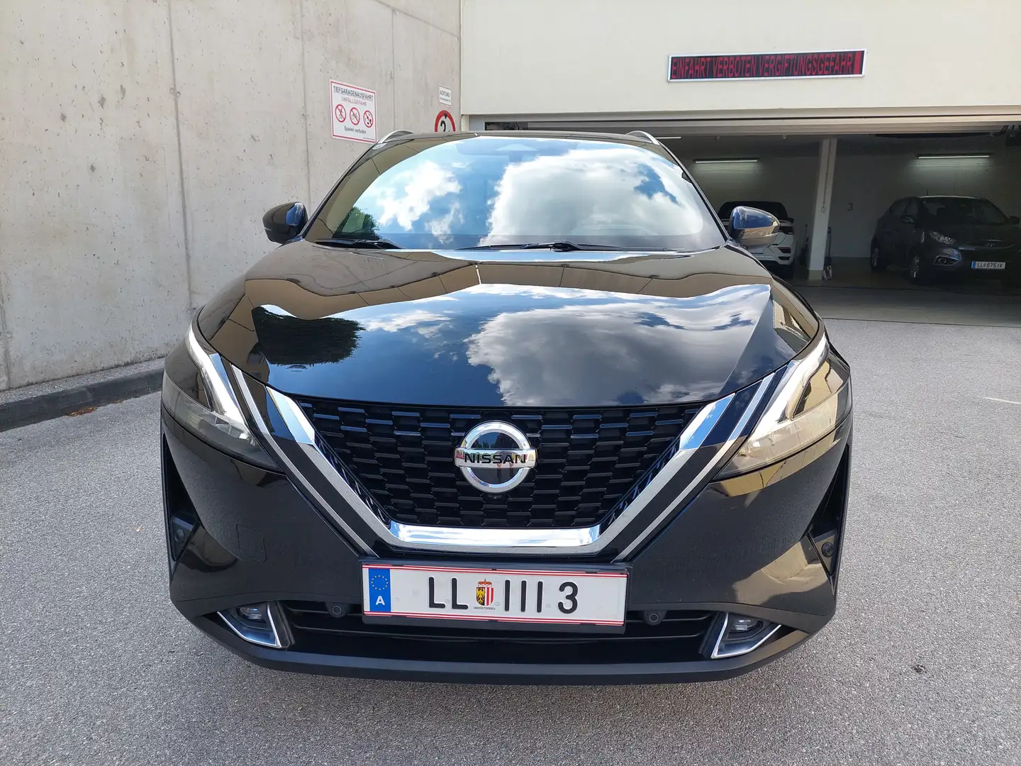 Nissan Qashqai Qashqai 1,3 DIG-T MHEV Tekna  Aut. Tekna Mod 21/22 Schwarz - 1