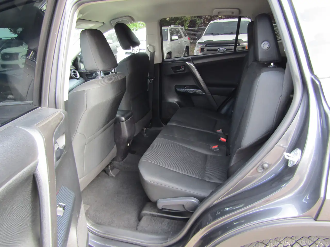 Toyota RAV 4 снимка Toyota RAV 4