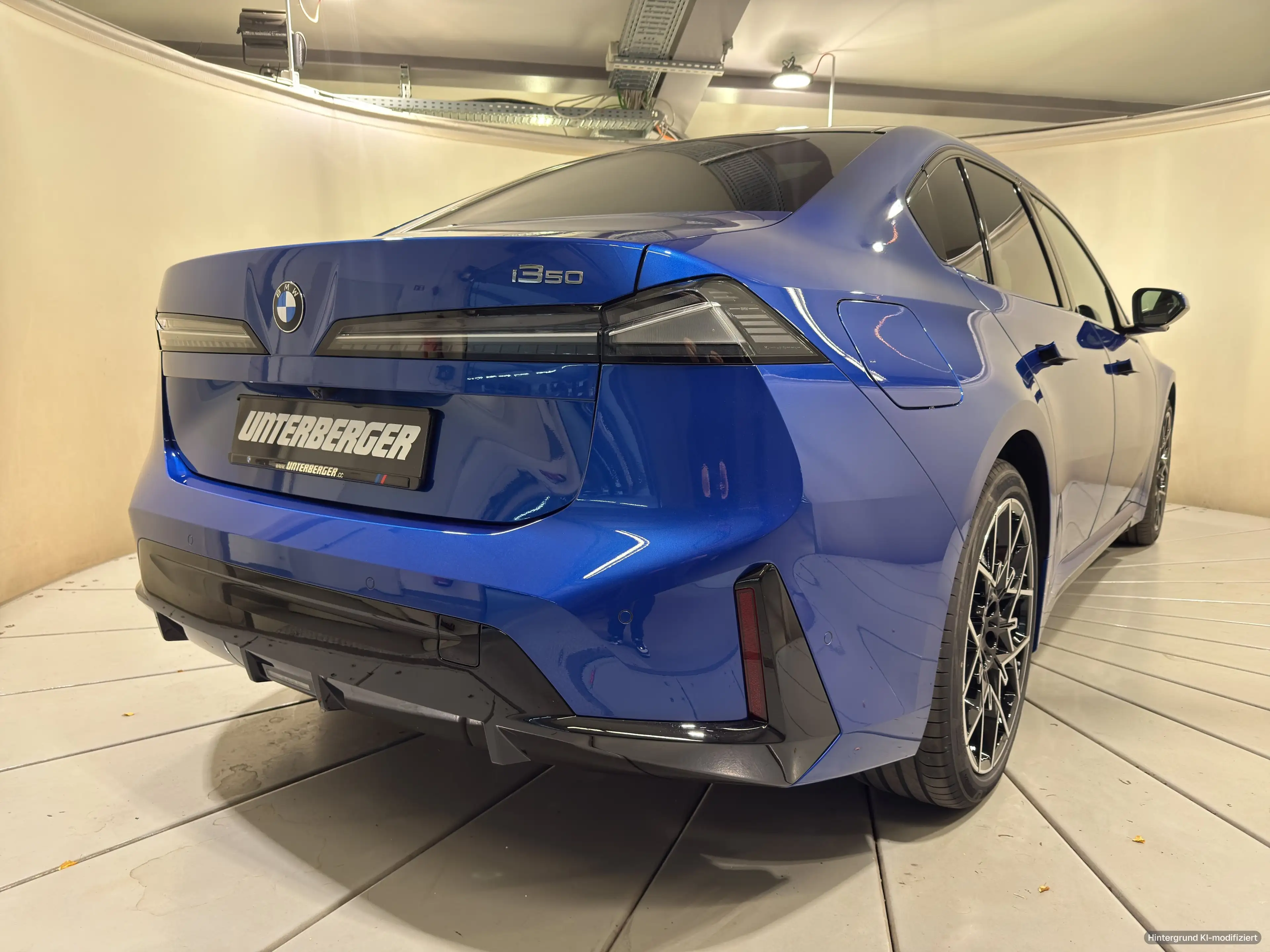 BMW i3 50 xDrive First Edition ACC 360 HK Pano AHK — photo 9