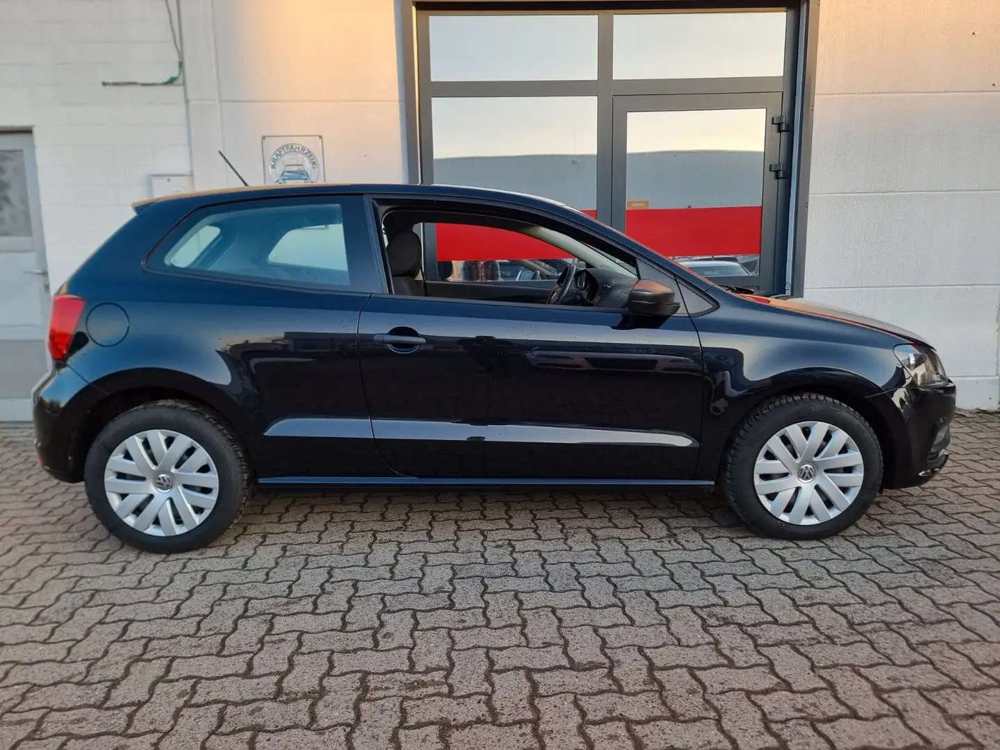 Volkswagen Polo 1.0 Trendline/Scheckheft/Allwetterreifen/ Schwarz - 2