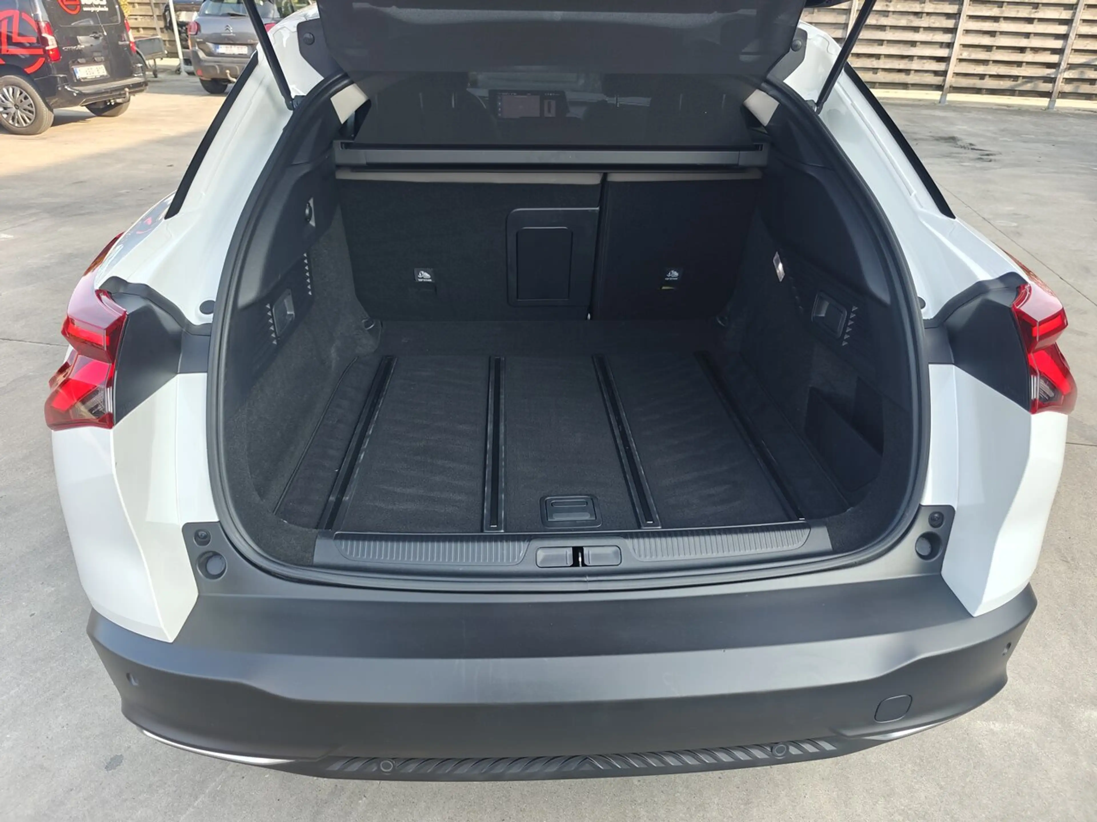 Citroen C5 X 1.2 PureTech 130 EAT8 Shine — photo 9