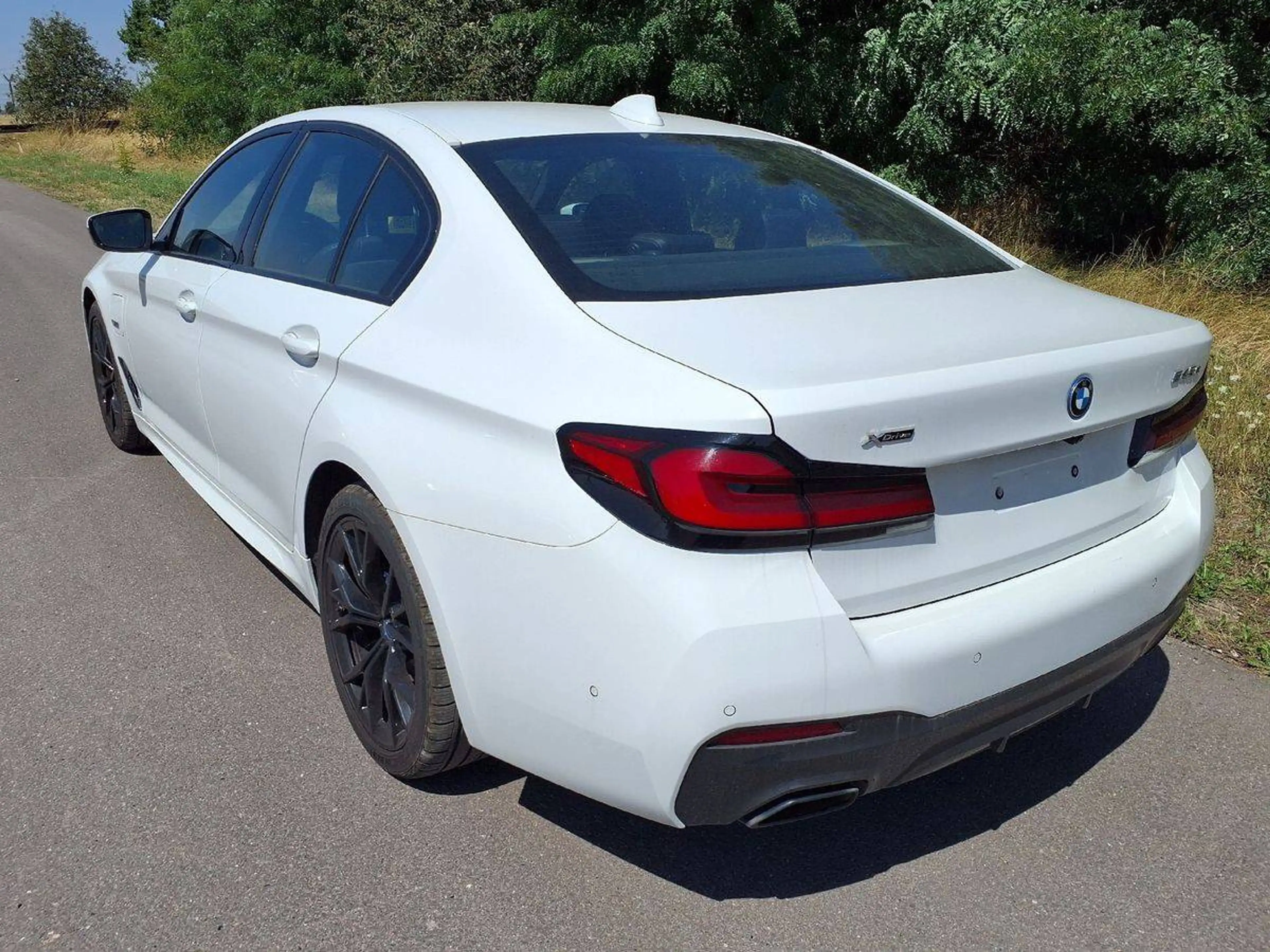 BMW 545 545 e xDrive M Sport — photo 2