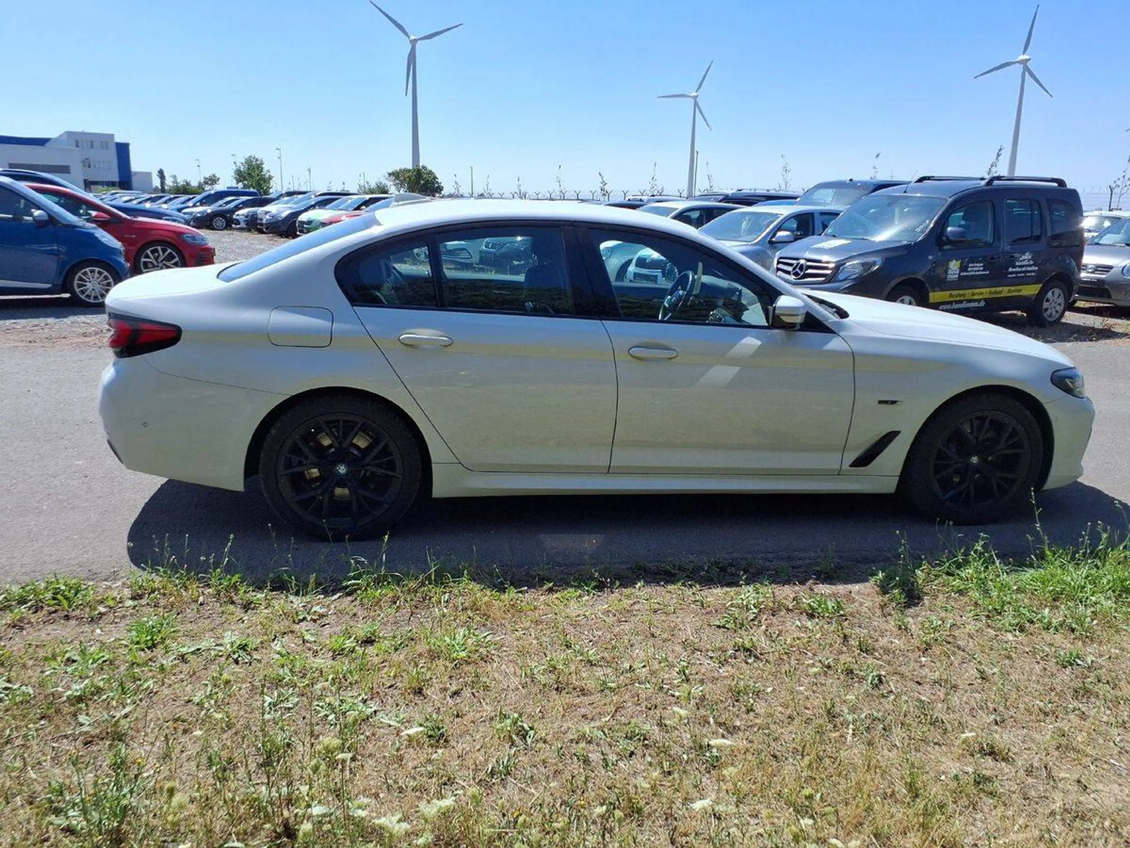 BMW 545 545 e xDrive M Sport — photo 8