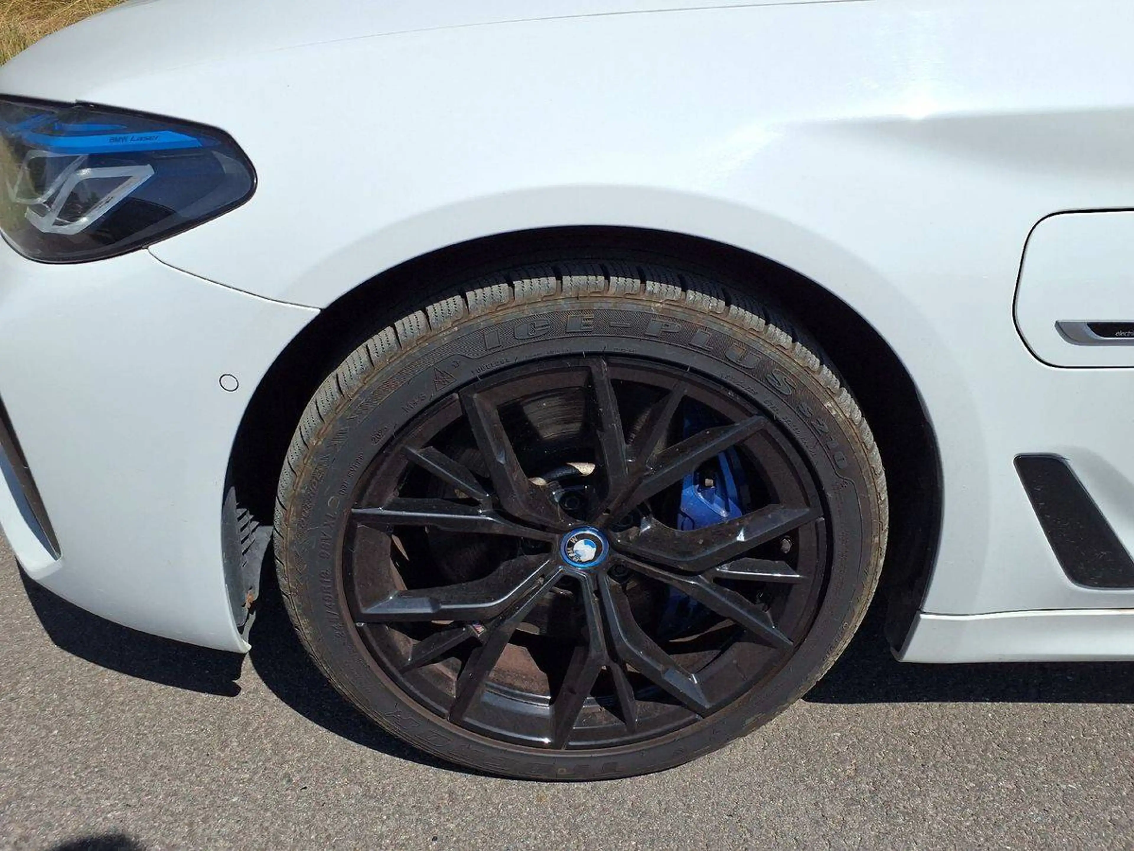 BMW 545 545 e xDrive M Sport — photo 10