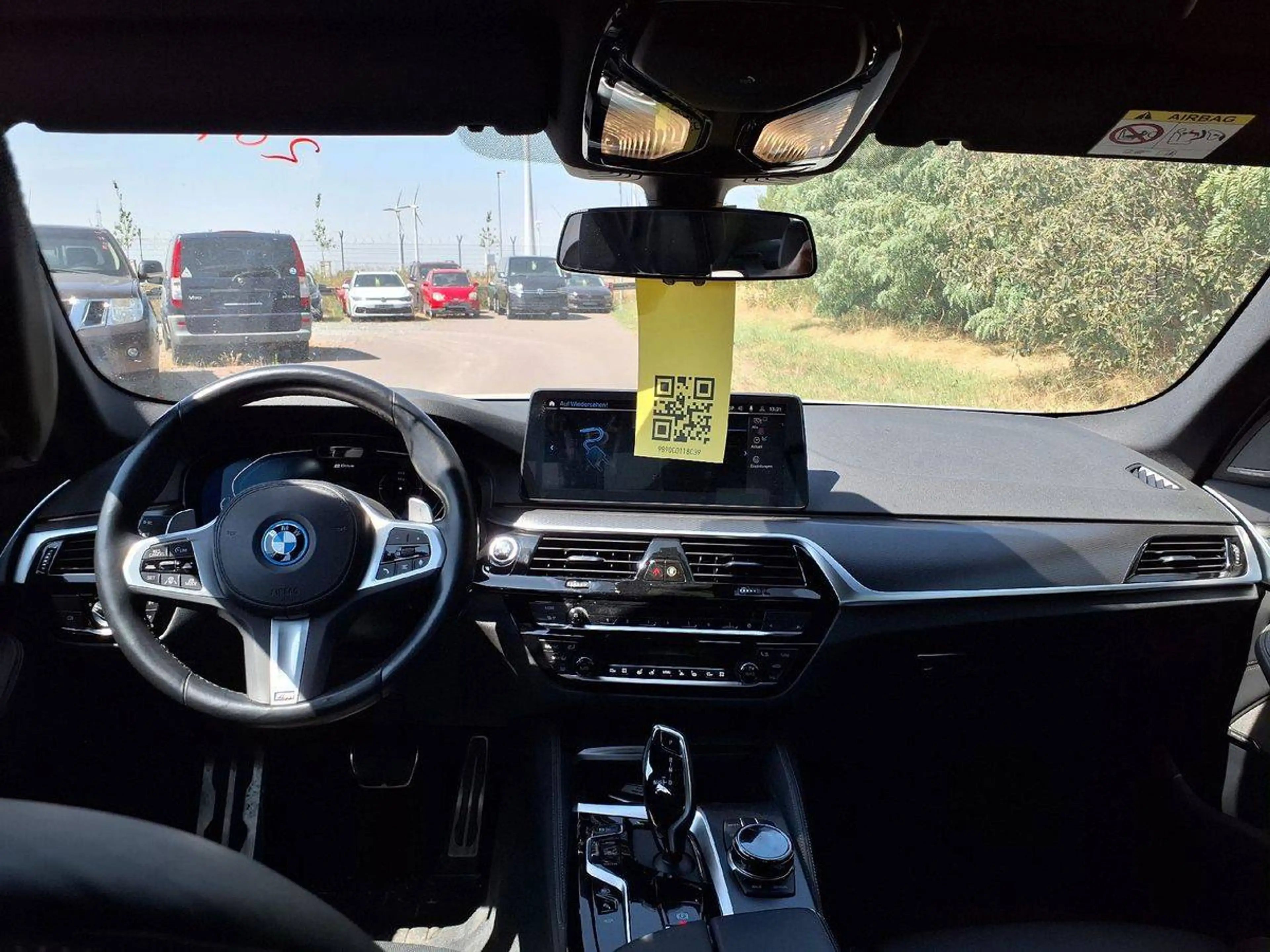 BMW 545 545 e xDrive M Sport — photo 12
