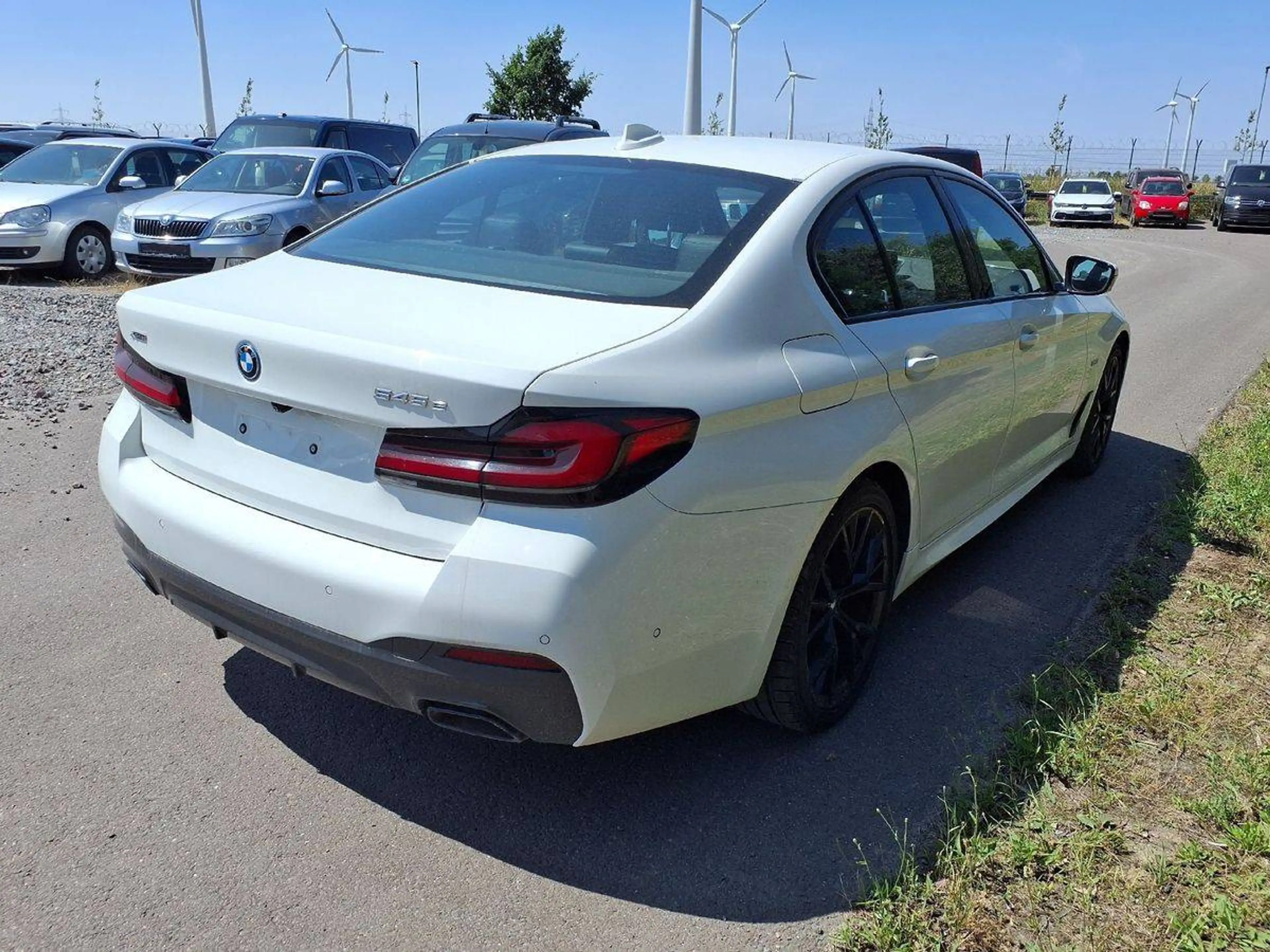 BMW 545 545 e xDrive M Sport — photo 4