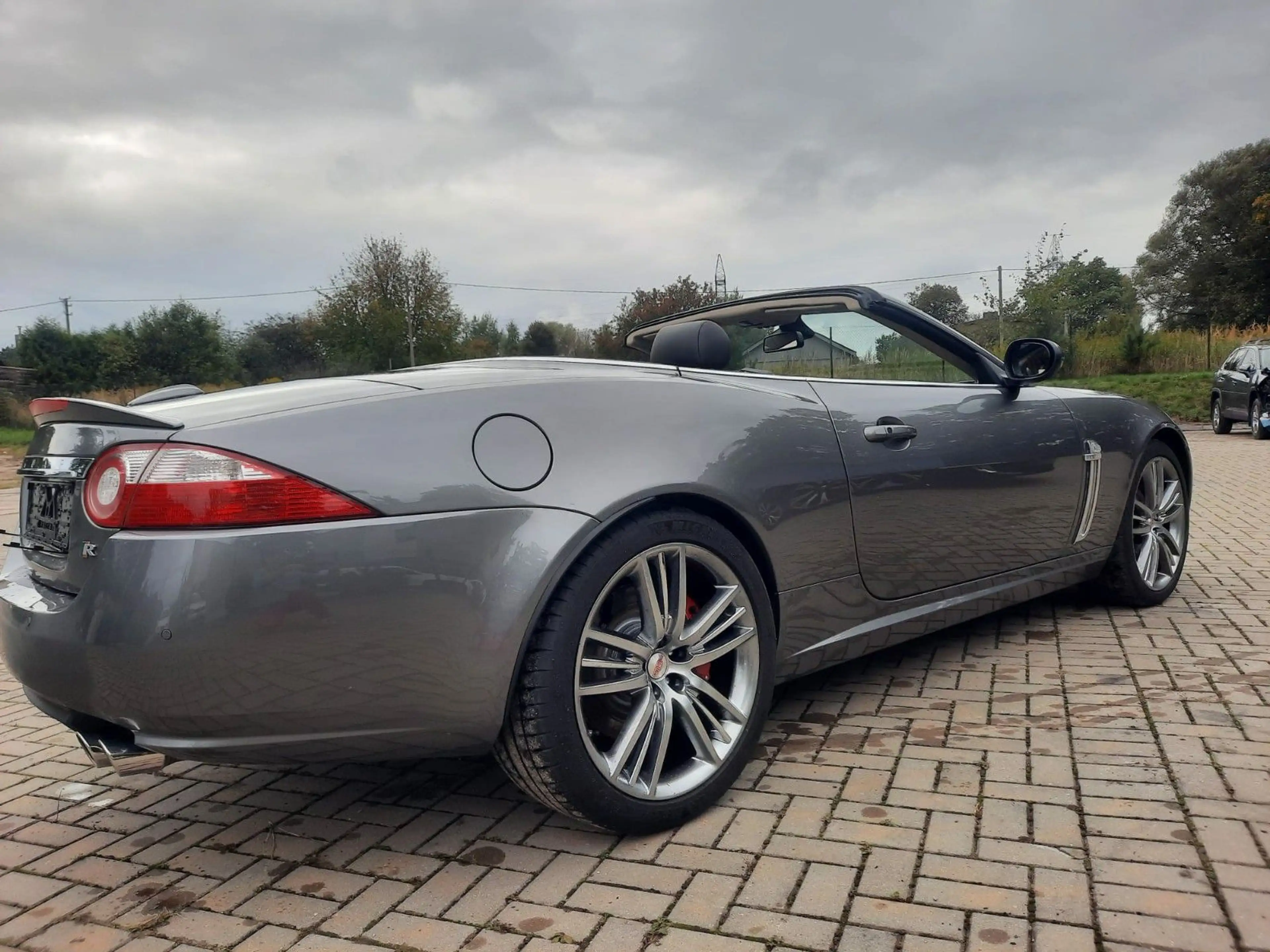 Jaguar XKR Cabriolet 4.2 XKR Cabrio Sehr guter Zustand — photo 2