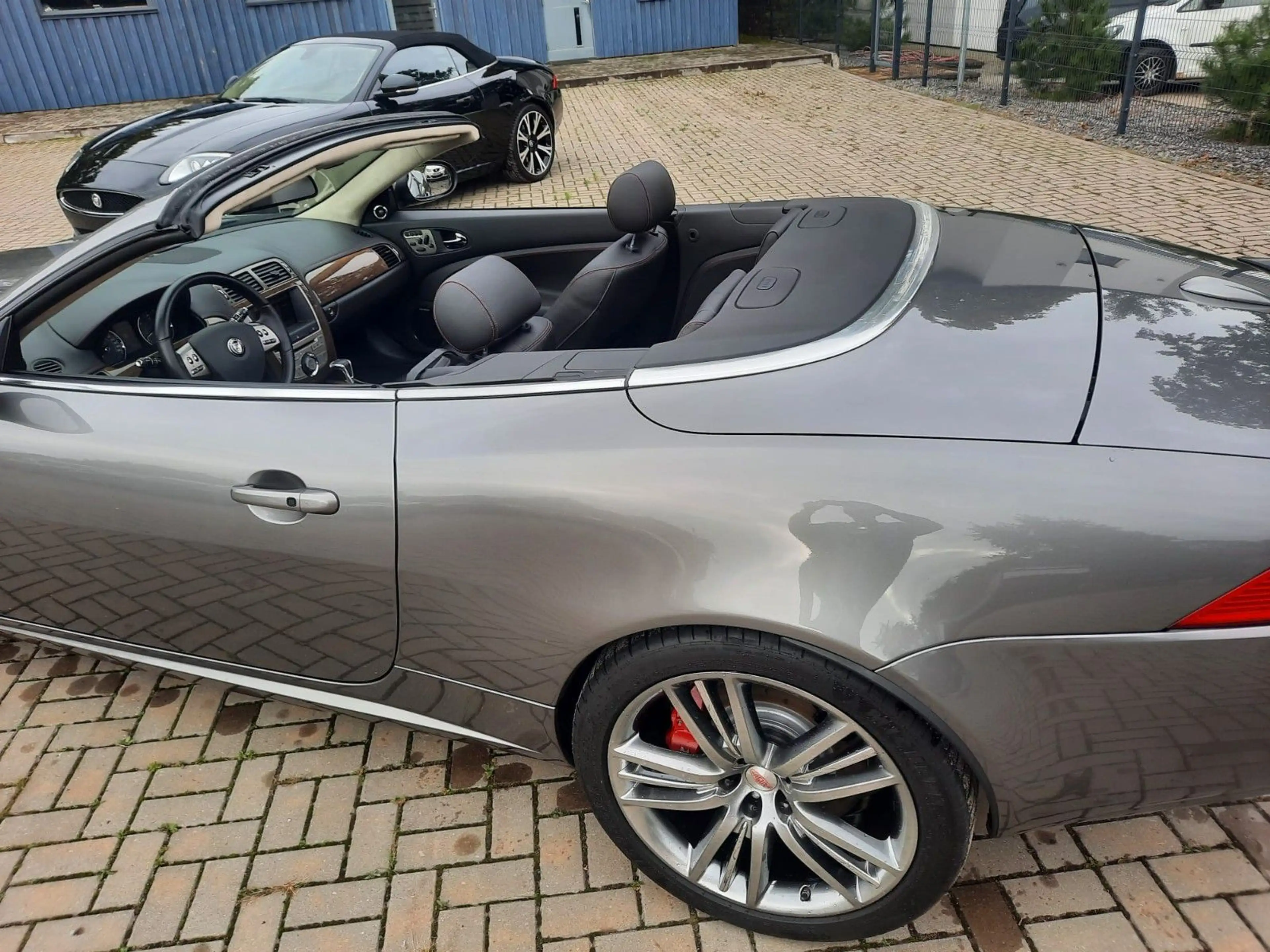 Jaguar XKR Cabriolet 4.2 XKR Cabrio Sehr guter Zustand — photo 5