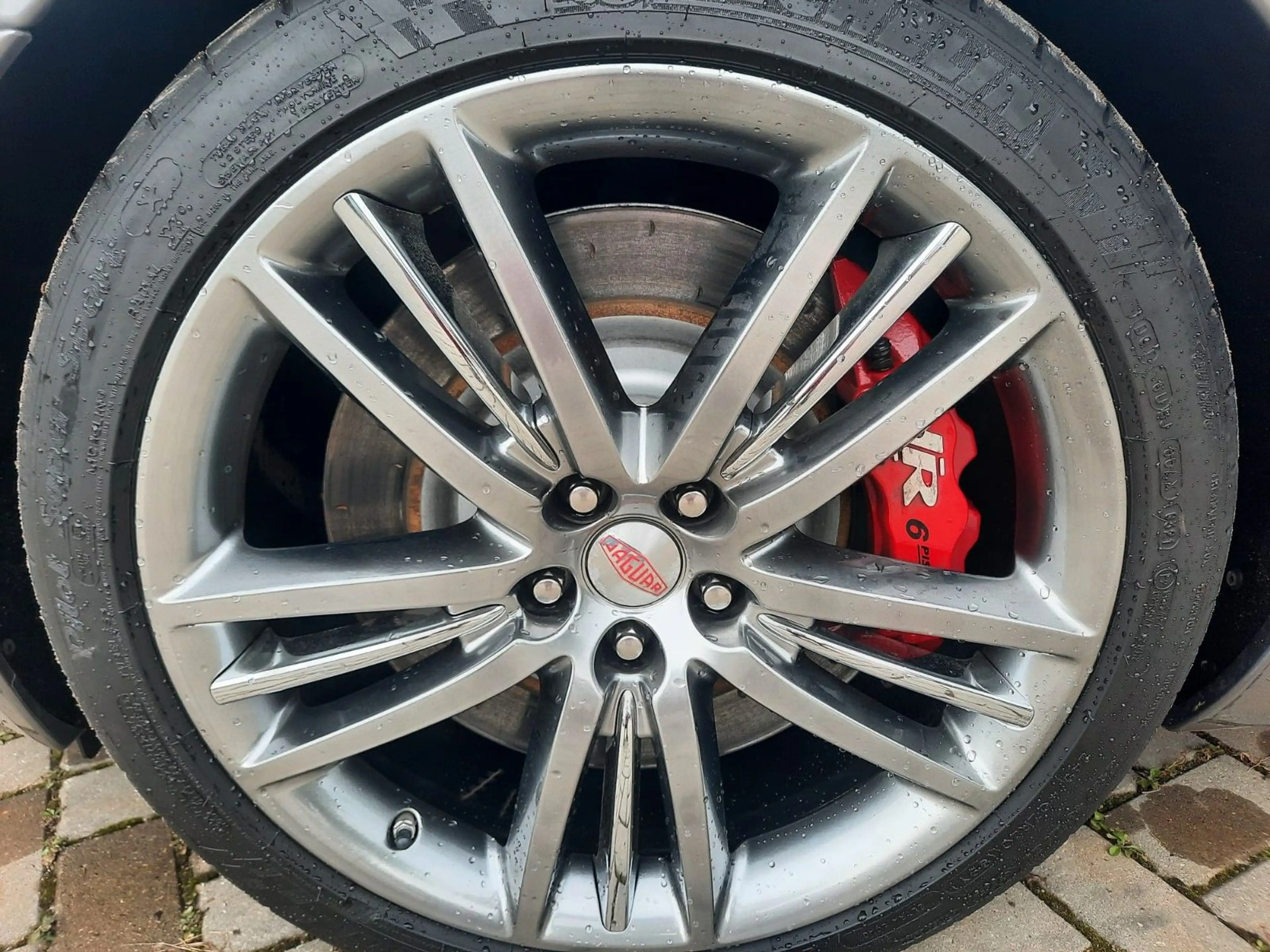 Jaguar XKR Cabriolet 4.2 XKR Cabrio Sehr guter Zustand — photo 15