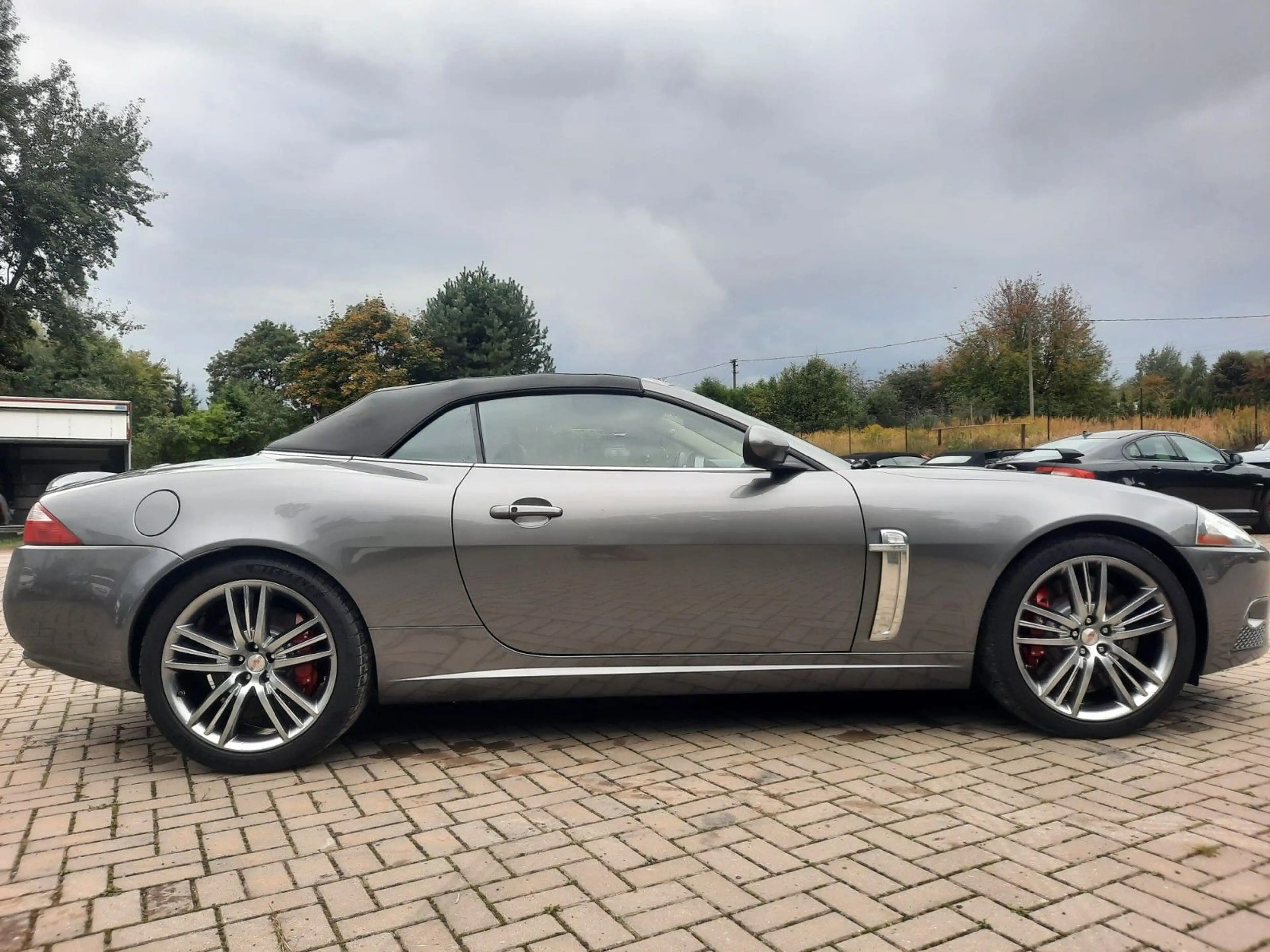 Jaguar XKR Cabriolet 4.2 XKR Cabrio Sehr guter Zustand — photo 3