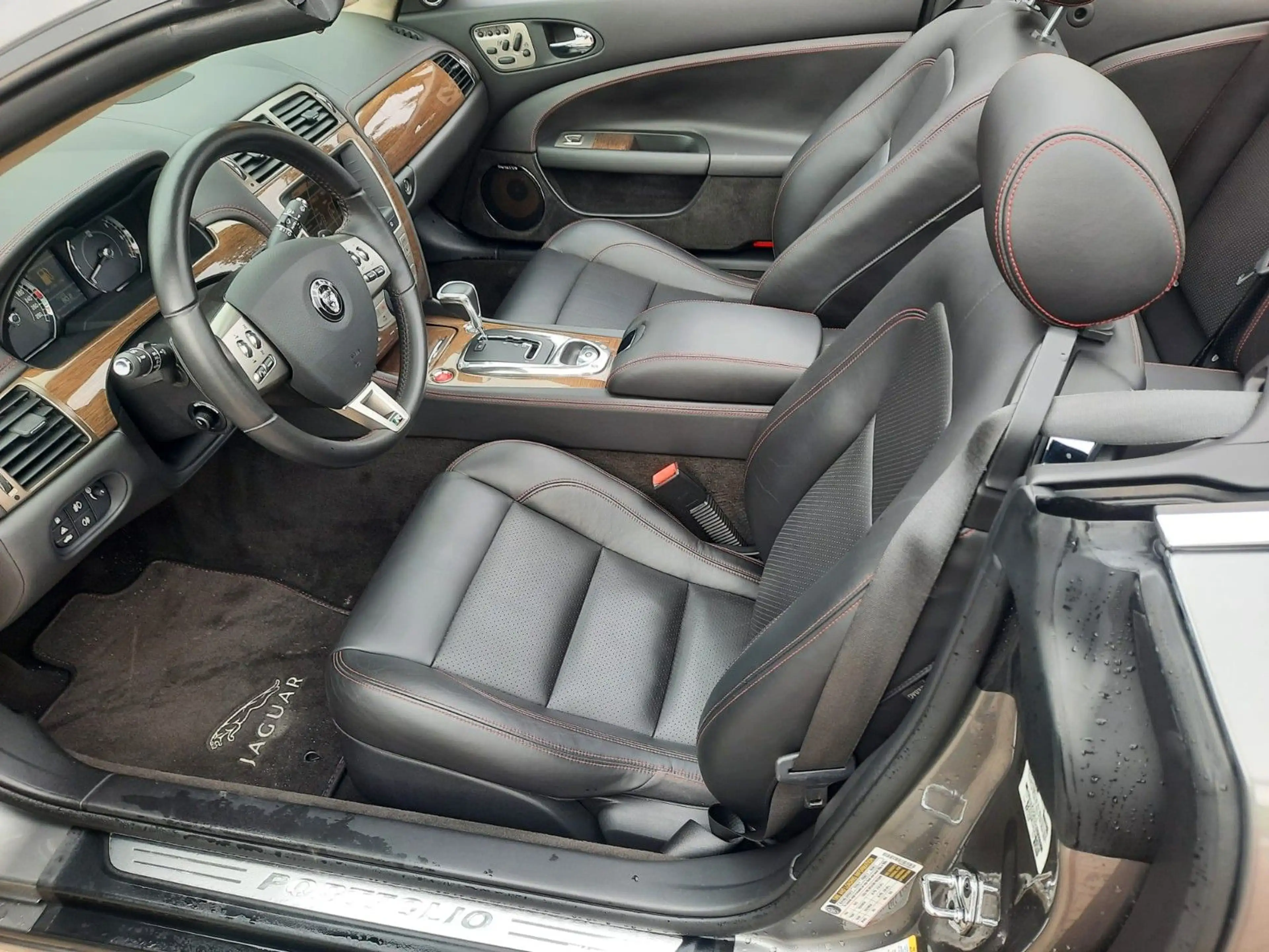 Jaguar XKR Cabriolet 4.2 XKR Cabrio Sehr guter Zustand — photo 6