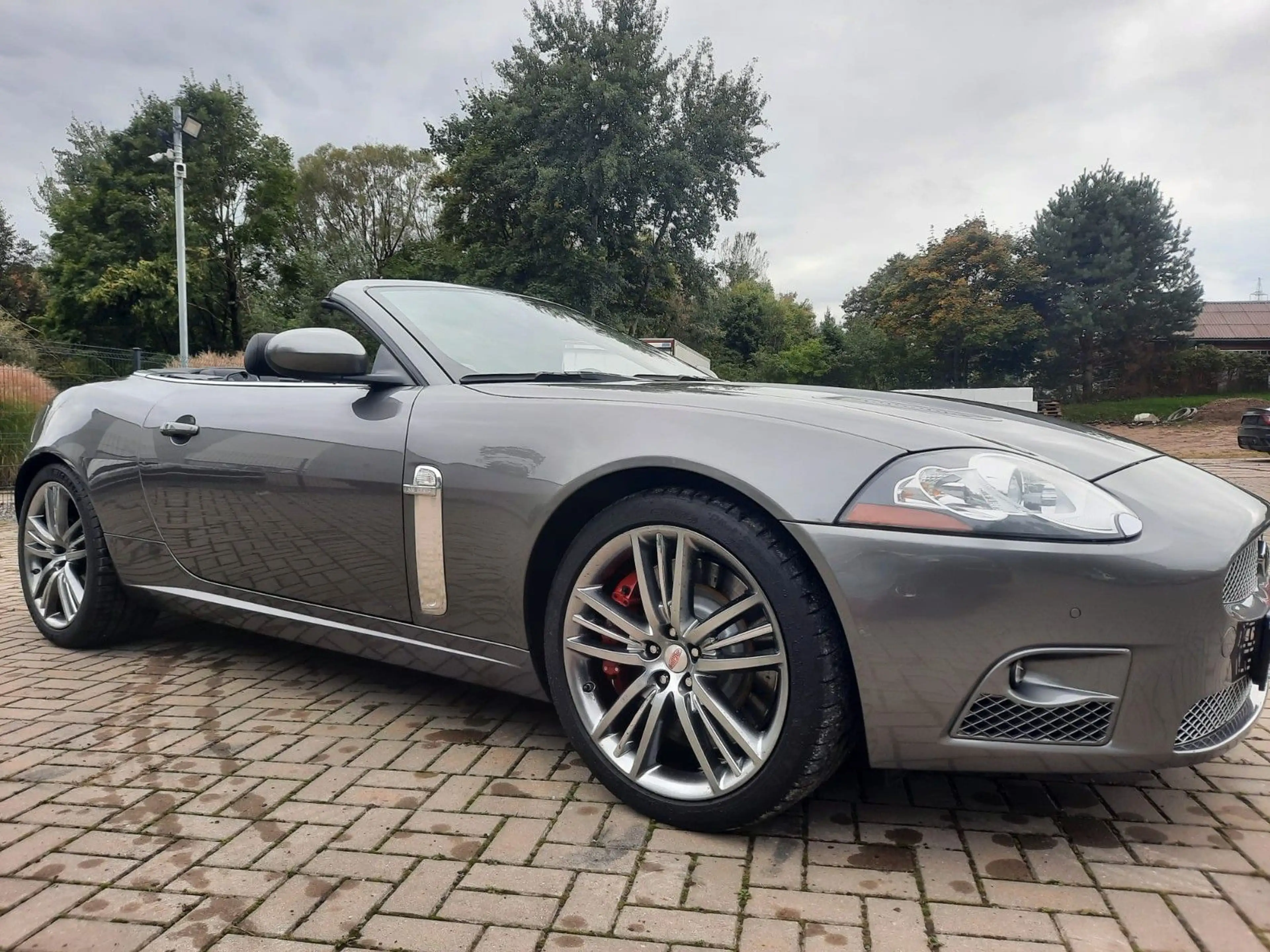 Jaguar XKR Cabriolet 4.2 XKR Cabrio Sehr guter Zustand — photo 4