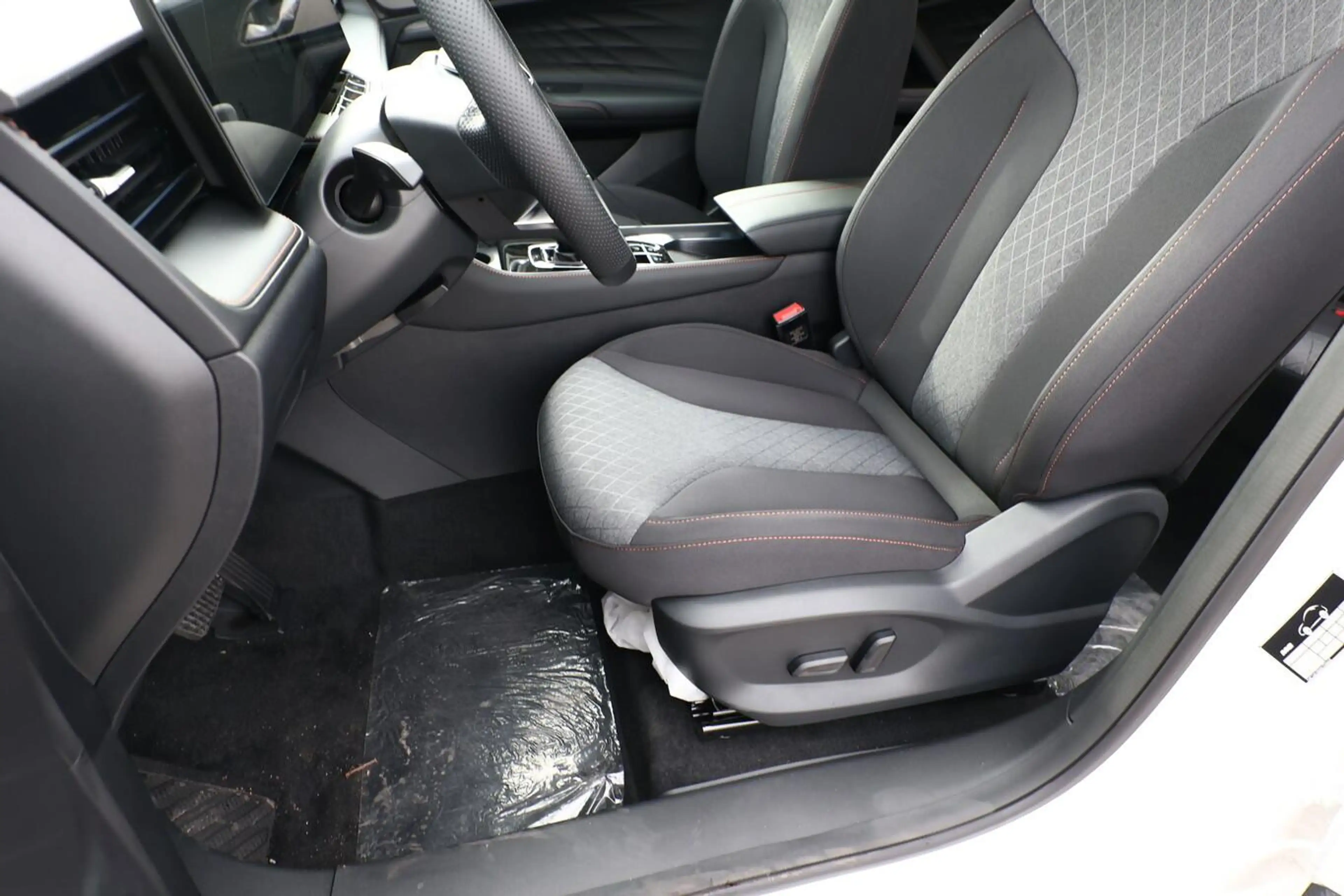 MG HS Comfort HEV+ ACC TotW Kam Nav LED Keyl 19Z 165 ... — photo 13