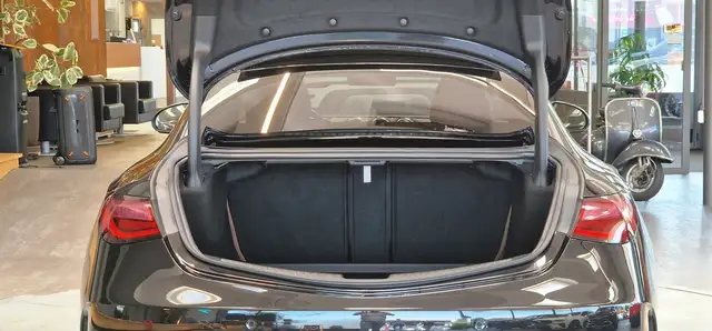 Mercedes-Benz 300 view 9