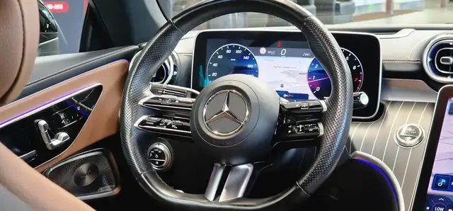 Mercedes-Benz 300 view 12