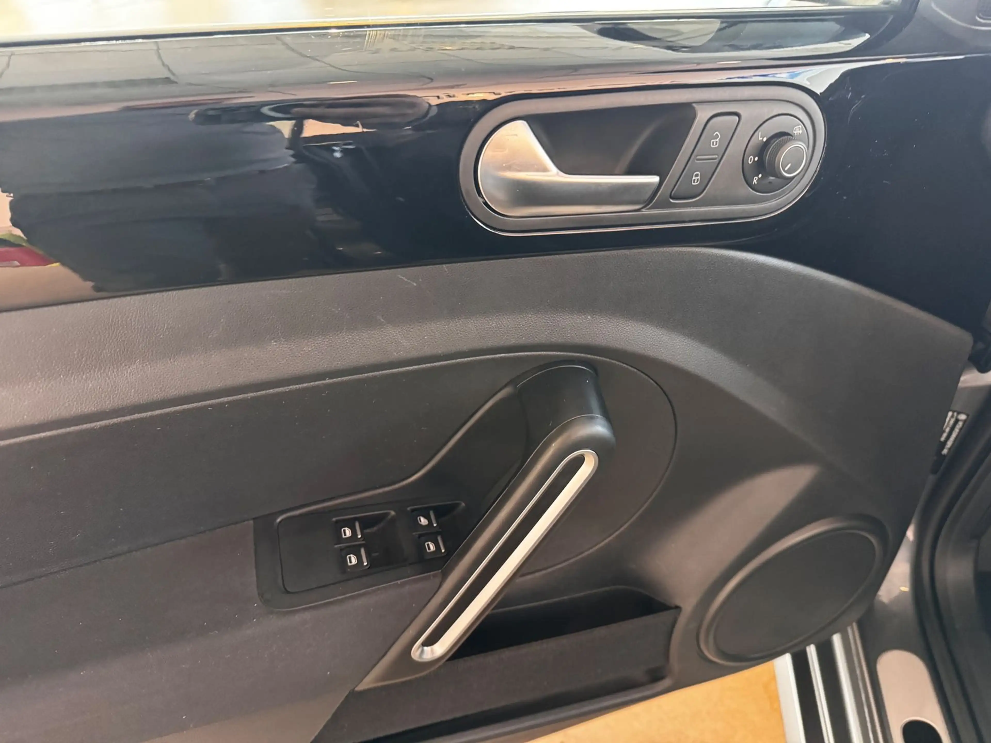 Volkswagen Beetle Cabriolet 1.2 TSI Sound | Navi | PDC | Sitzhzg — photo 13