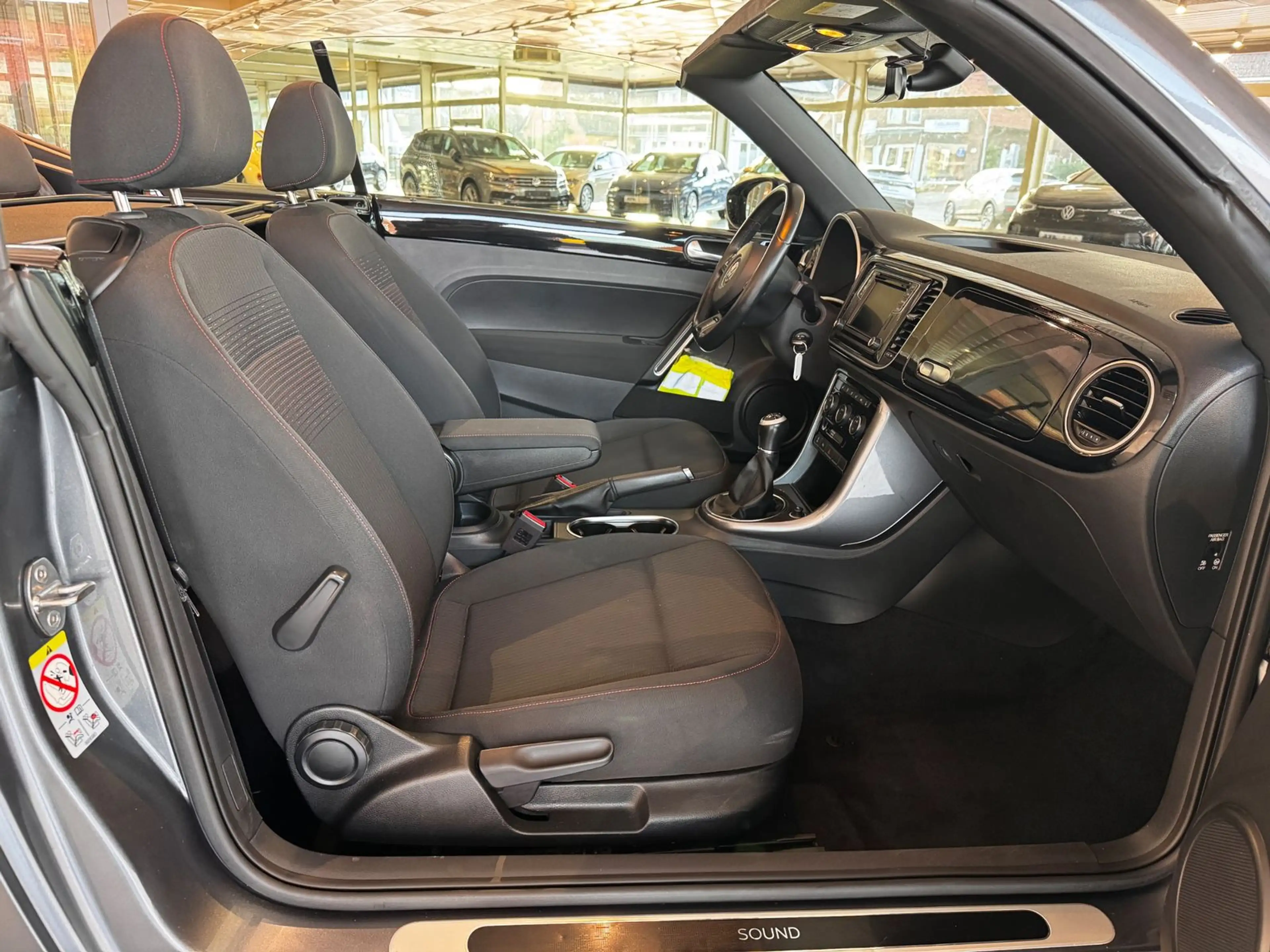 Volkswagen Beetle Cabriolet 1.2 TSI Sound | Navi | PDC | Sitzhzg — photo 10