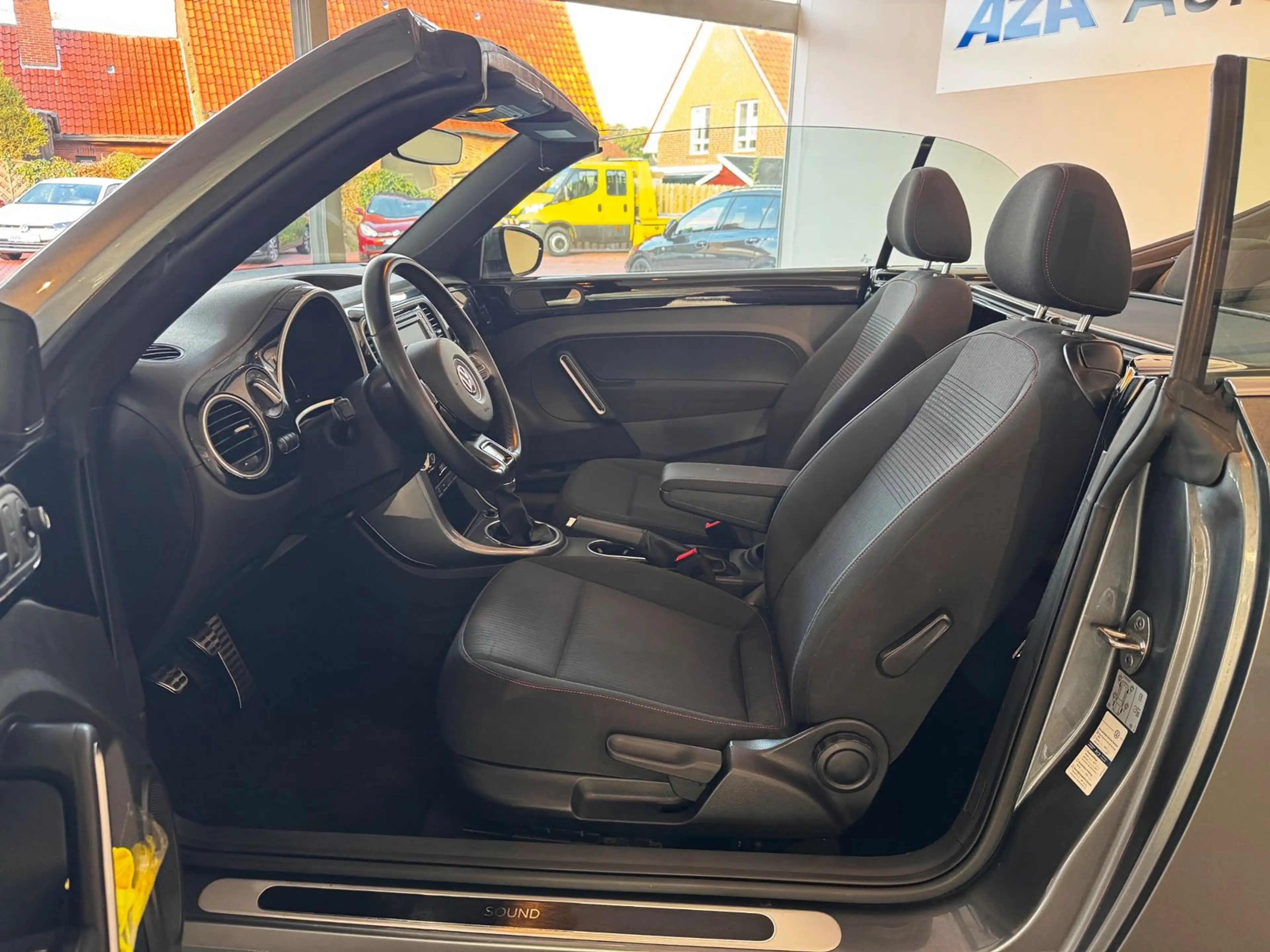 Volkswagen Beetle Cabriolet 1.2 TSI Sound | Navi | PDC | Sitzhzg — photo 12