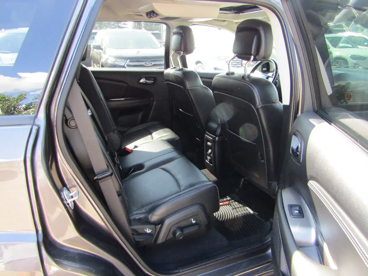 Dodge Journey снимка Dodge Journey