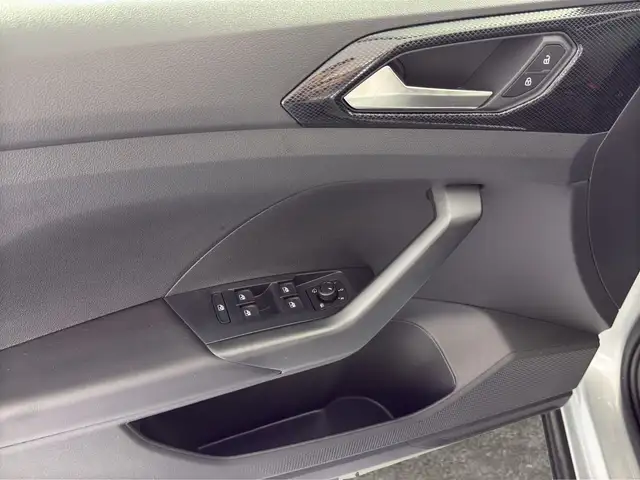 Volkswagen T-Cross view 14
