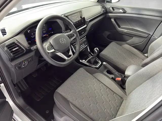 Volkswagen T-Cross view 6
