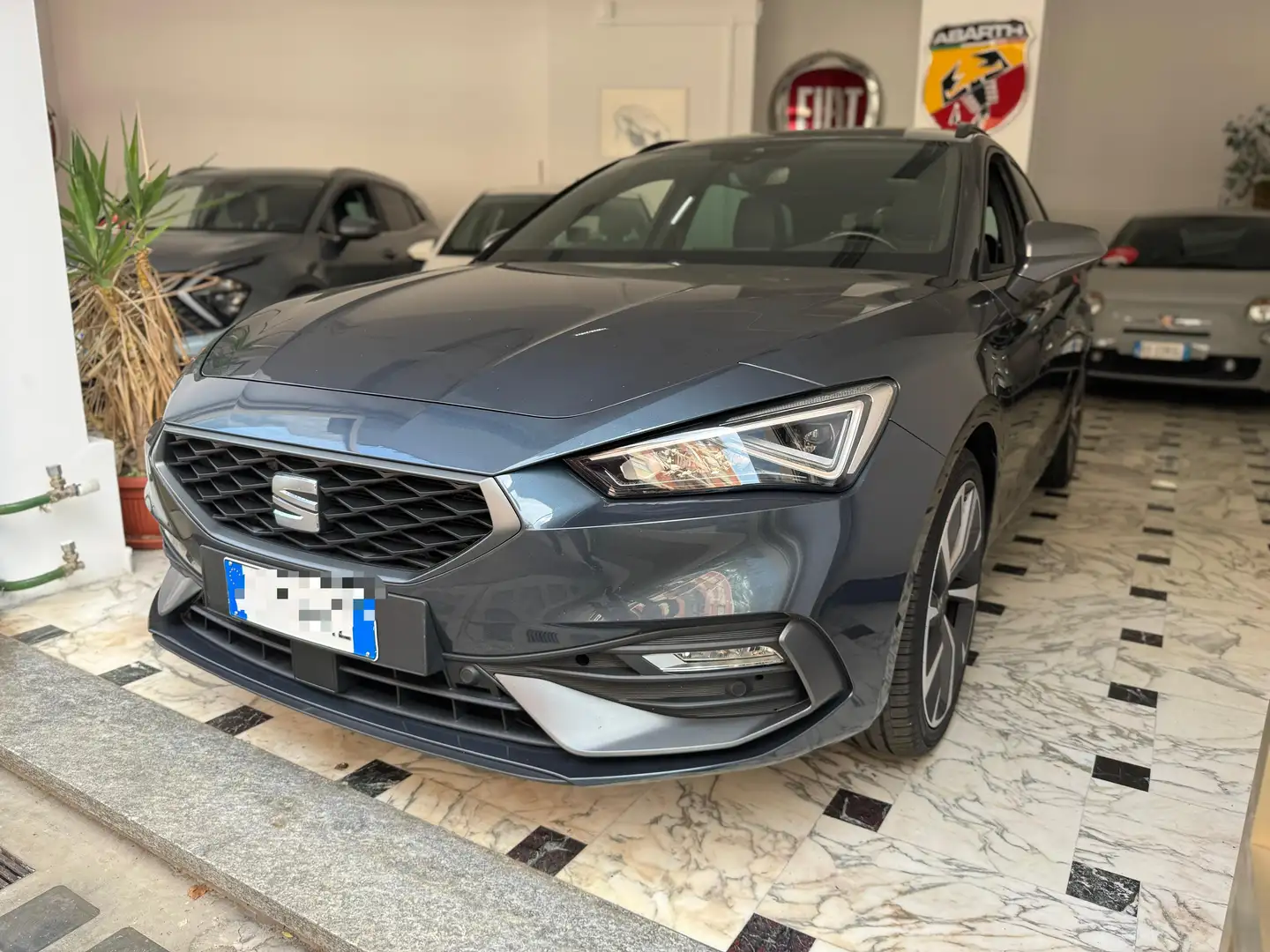 SEAT Leon Sportstourer 2.0 tdi FR 150cv dsg/Unico propriet. Grijs - 1