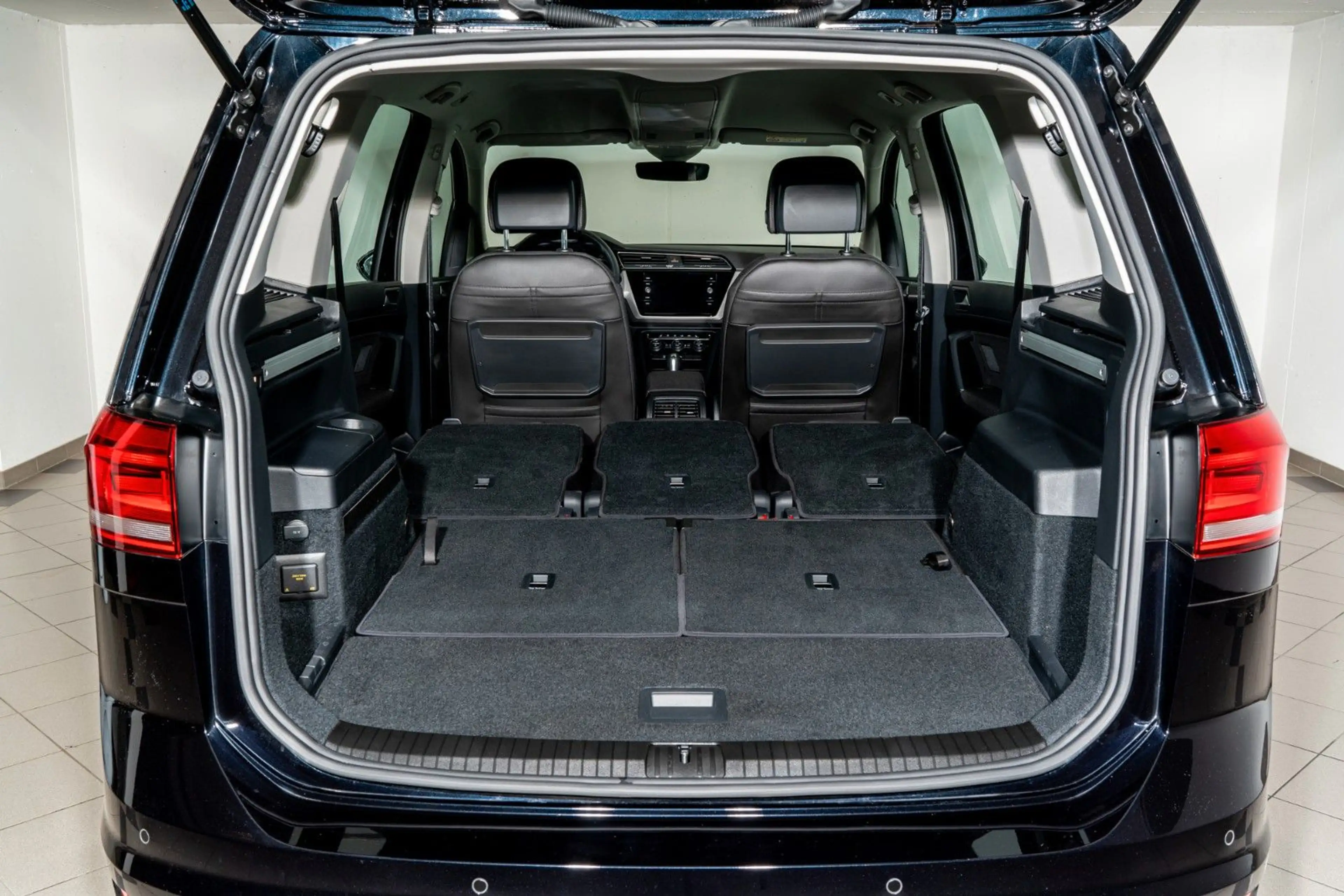 Volkswagen Touran Comfortline BMT/Start-Stop AHK — photo 17