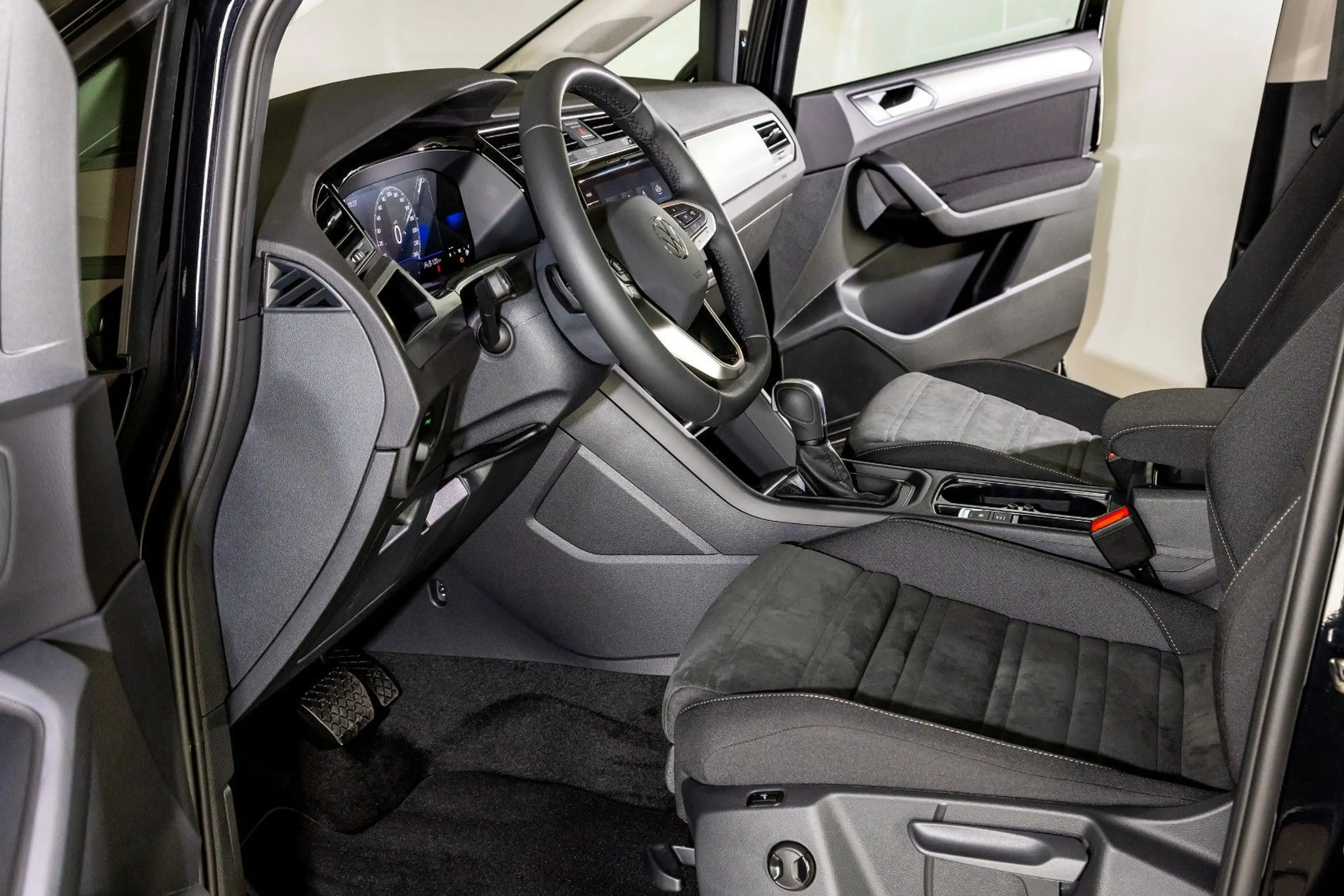 Volkswagen Touran Comfortline BMT/Start-Stop AHK — photo 12