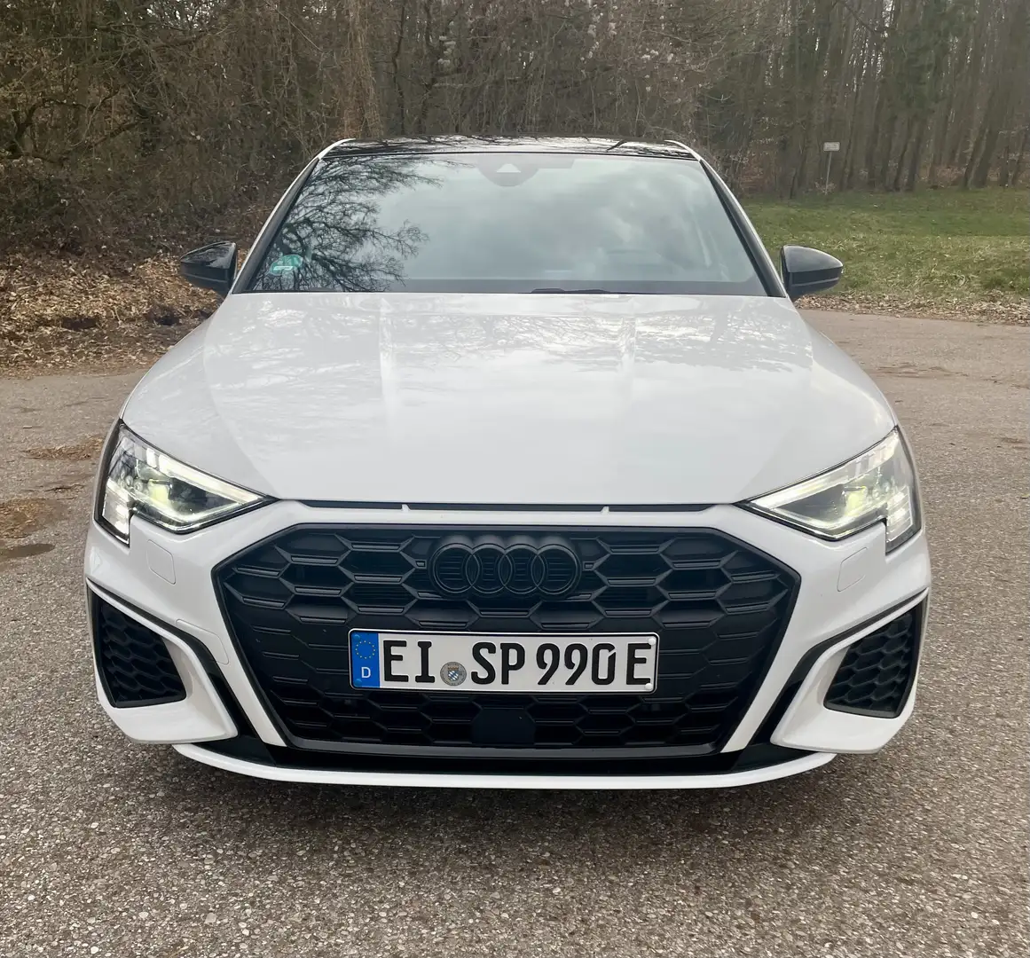 Audi A3 45 TFSI e S line Matrix LED, AHK, Pano Weiß - 2