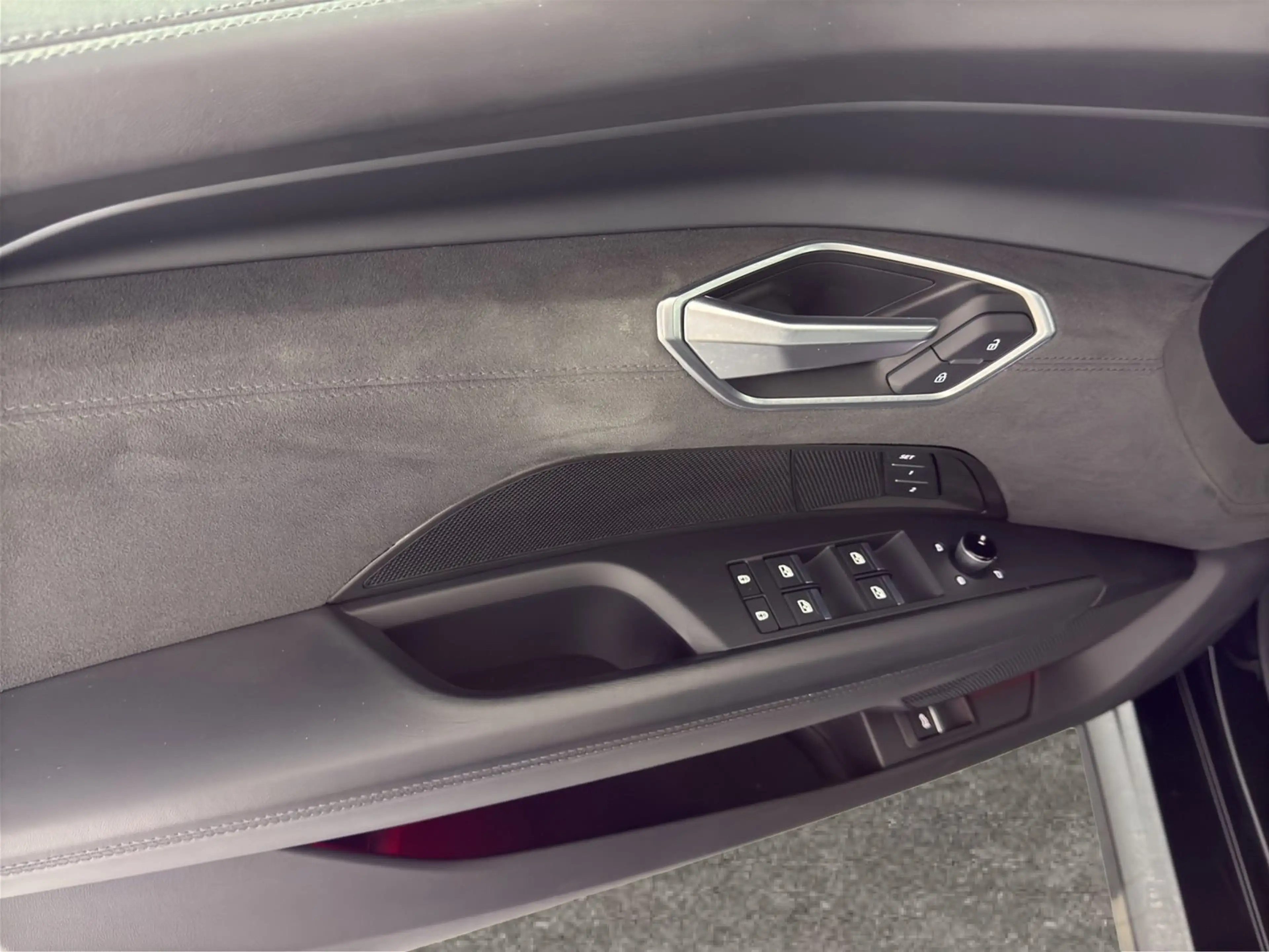 Audi e-tron GT — photo 14