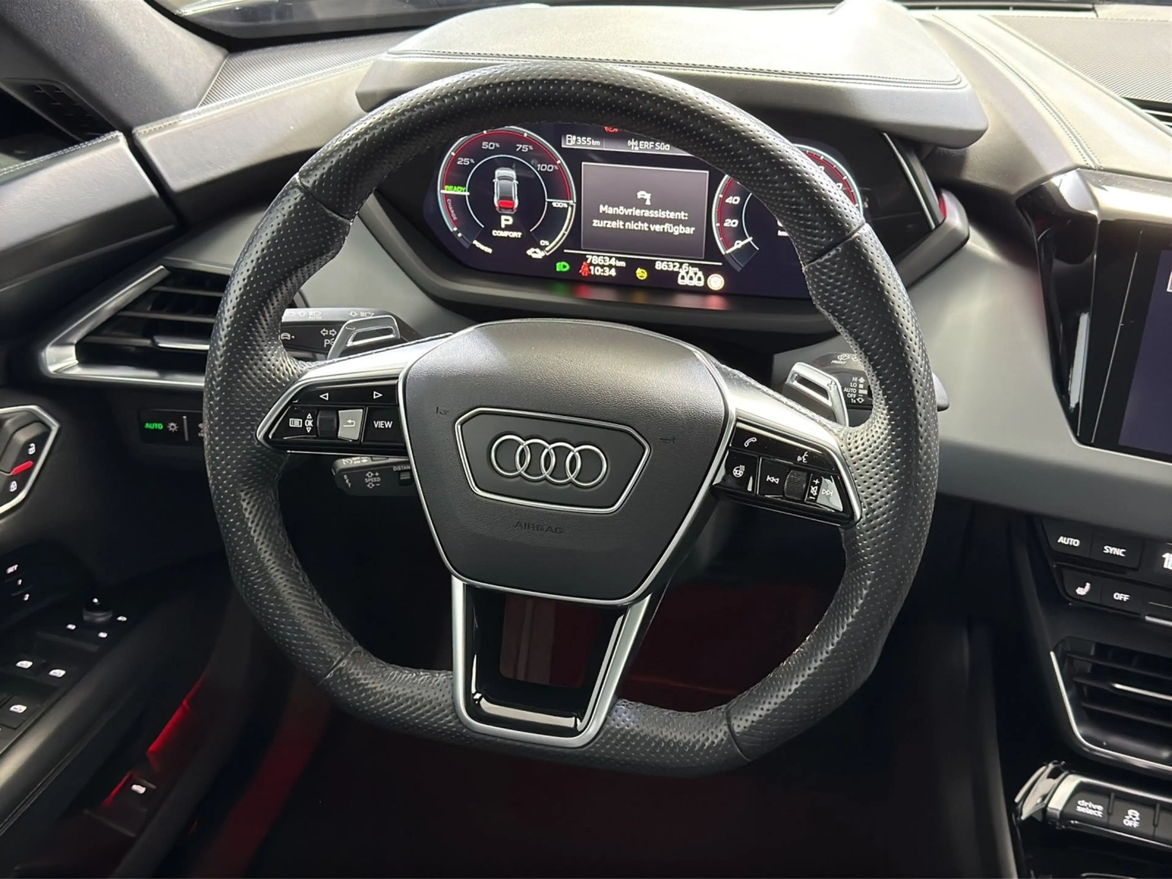 Audi e-tron GT — photo 8