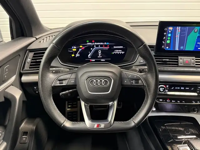 Audi Q5 view 11