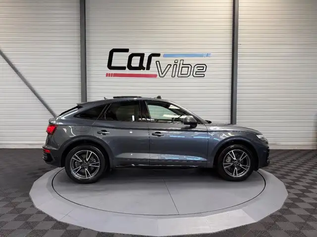 Audi Q5 view 3