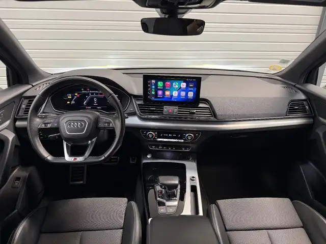 Audi Q5 view 2