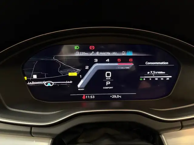 Audi Q5 view 12