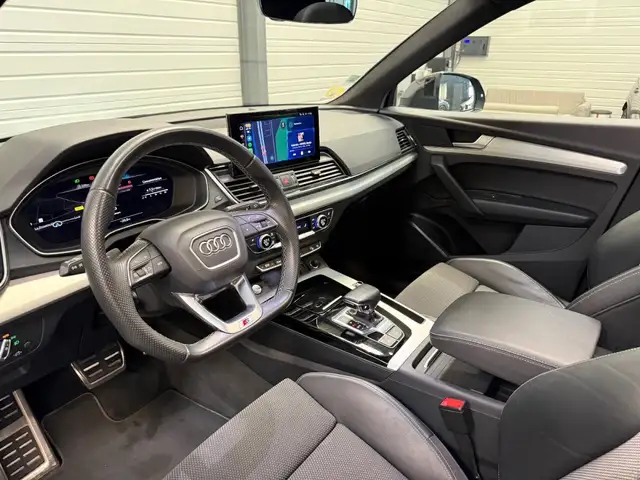 Audi Q5 view 10