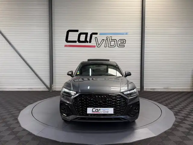 Audi Q5 view 9