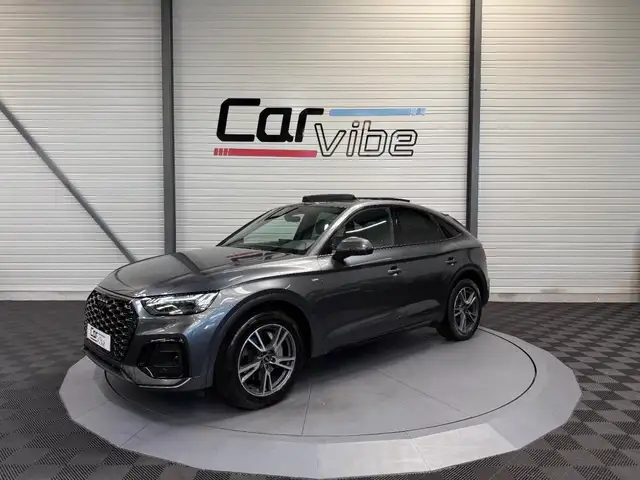 Audi Q5 view 8