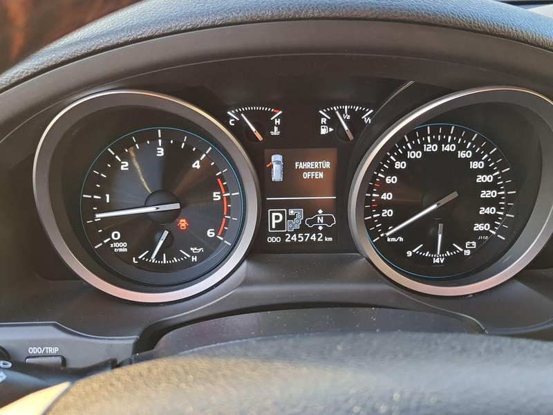 Toyota Land Cruiser 200 V8 4.5 Executive+Leder+AVS+AHK — photo 11