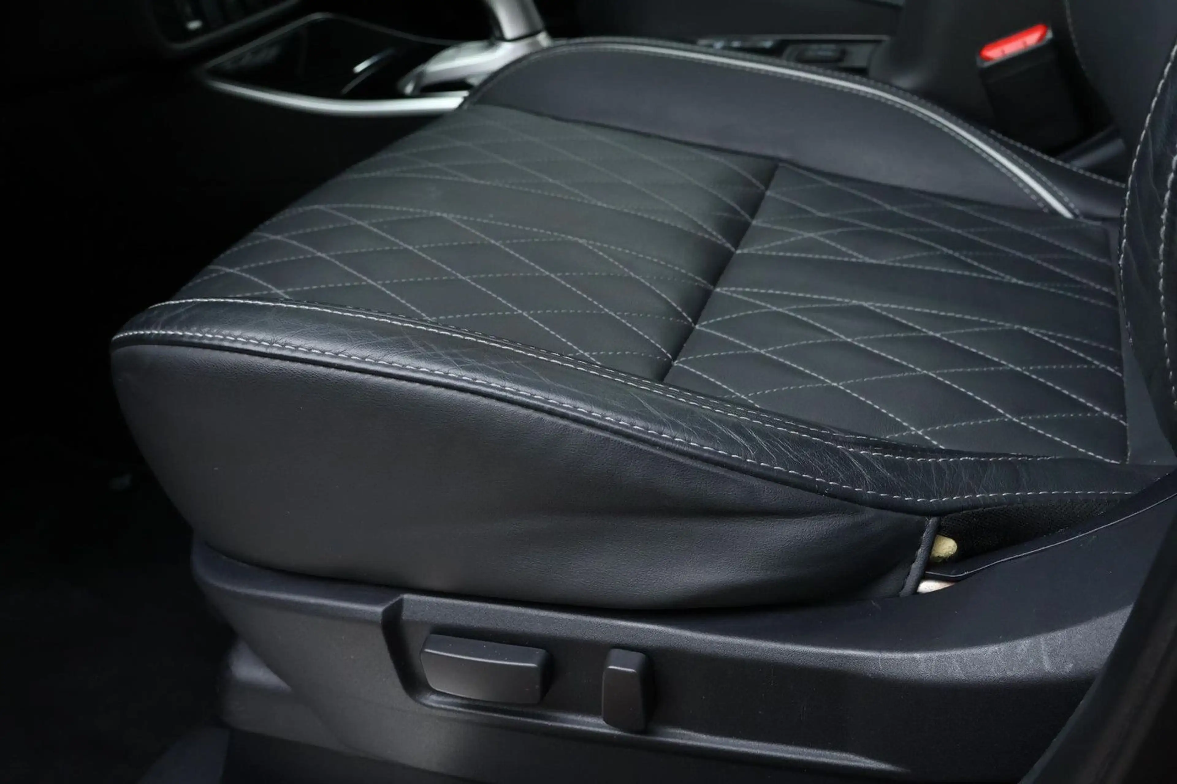 Mitsubishi Outlander 2.4 PHEV S-Edition / Pano / Stuur en s — photo 11