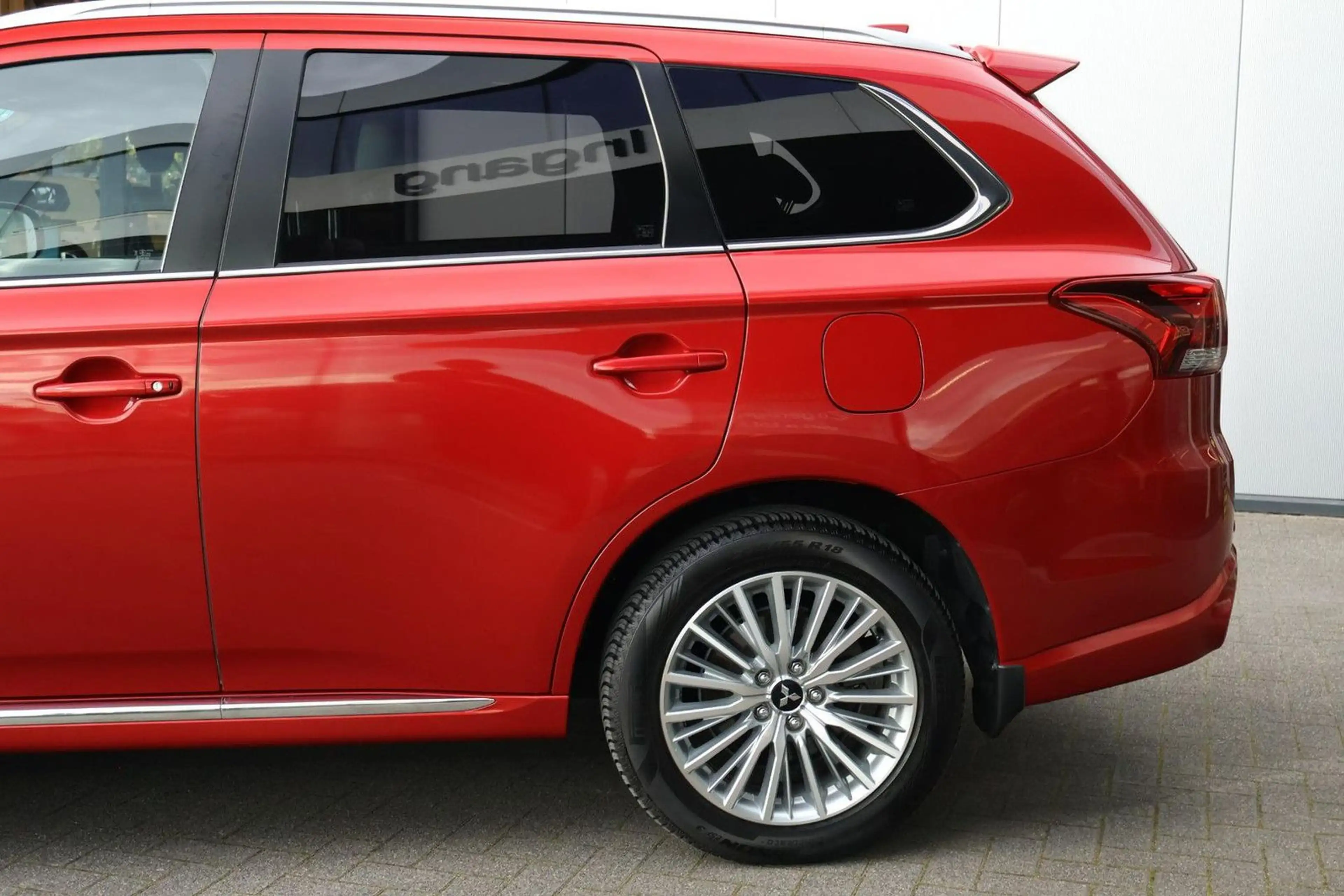 Mitsubishi Outlander 2.4 PHEV S-Edition / Pano / Stuur en s — photo 5