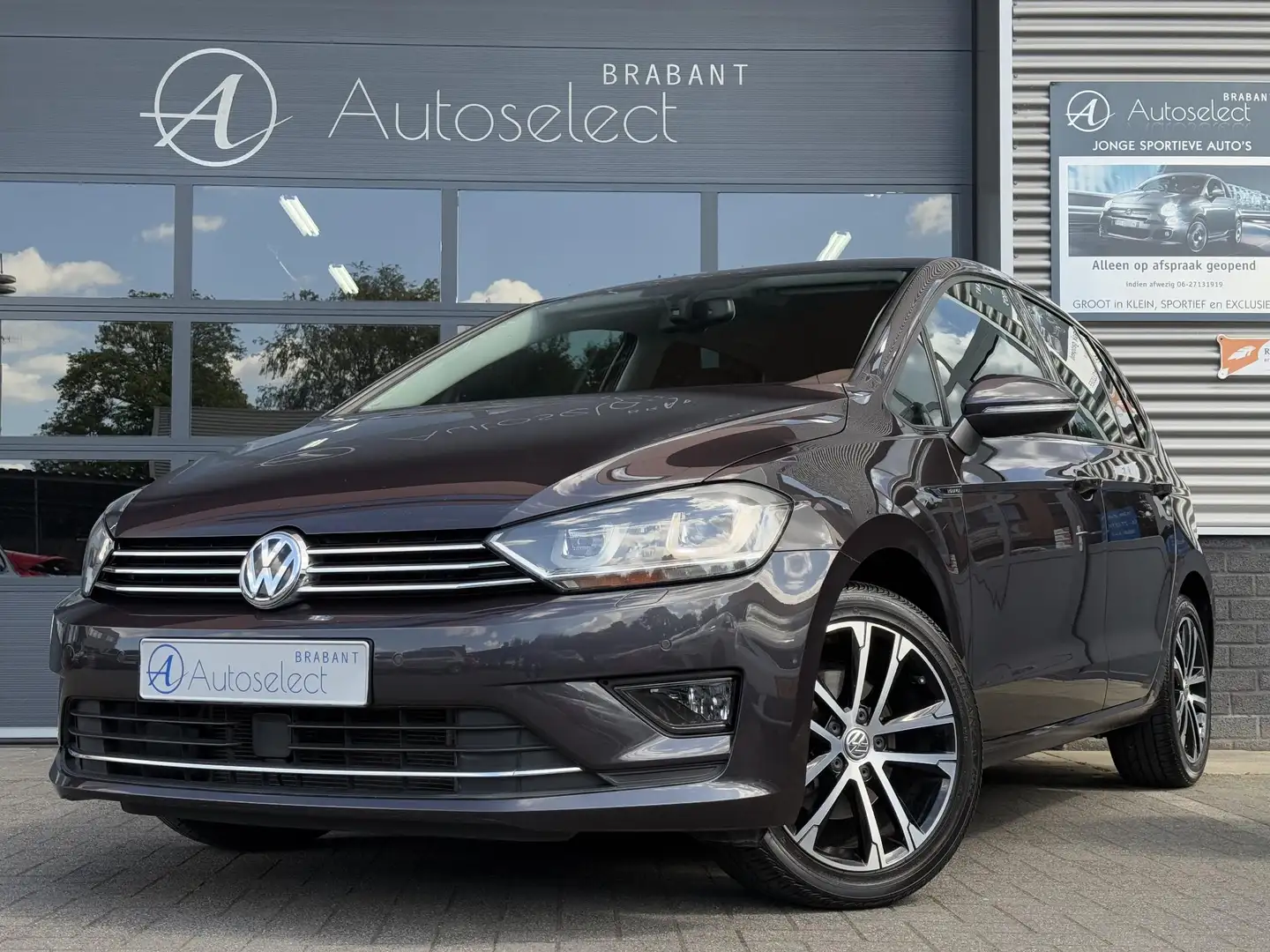 Volkswagen Golf Sportsvan 1.4 TSI Comfortline Automaat Airco Navi Cruise.ctr Grijs - 1