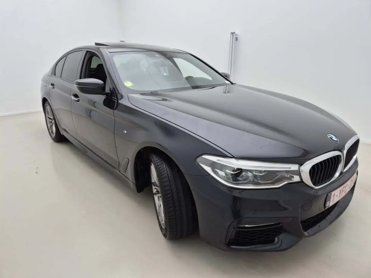 BMW 520 520d M SPORT Dynamics Edition Aut. Sport Line Schwarz - 2
