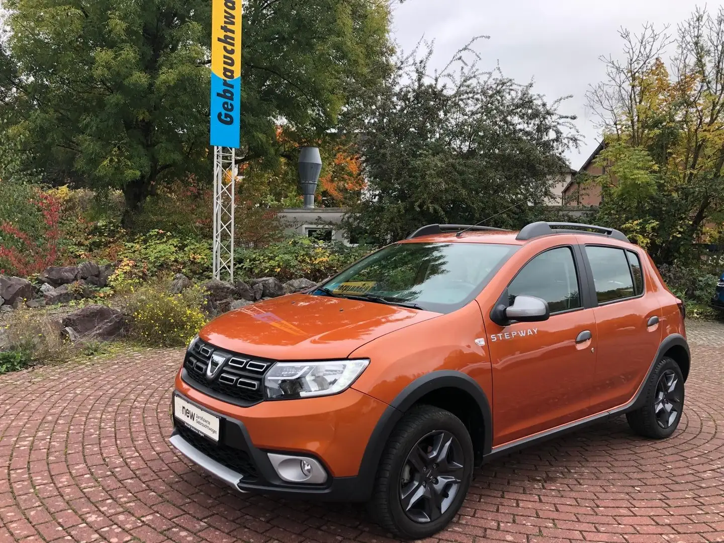 Dacia Sandero II Stepway Celebration Orange - 1