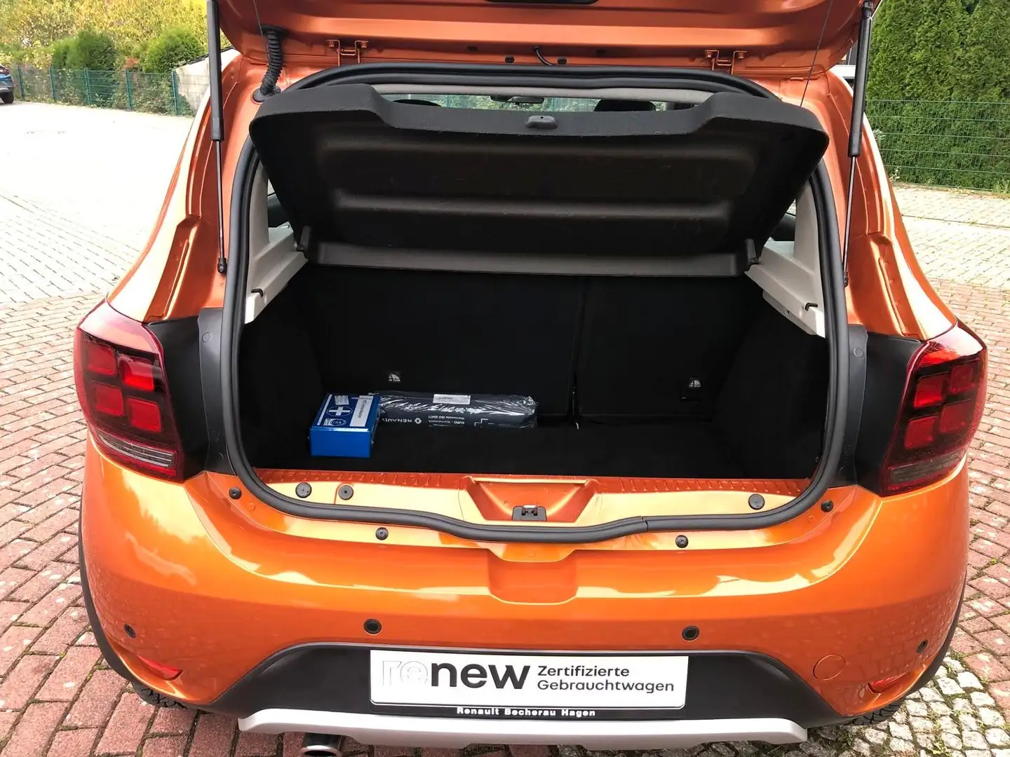 Dacia Sandero II Stepway Celebration Orange - 2