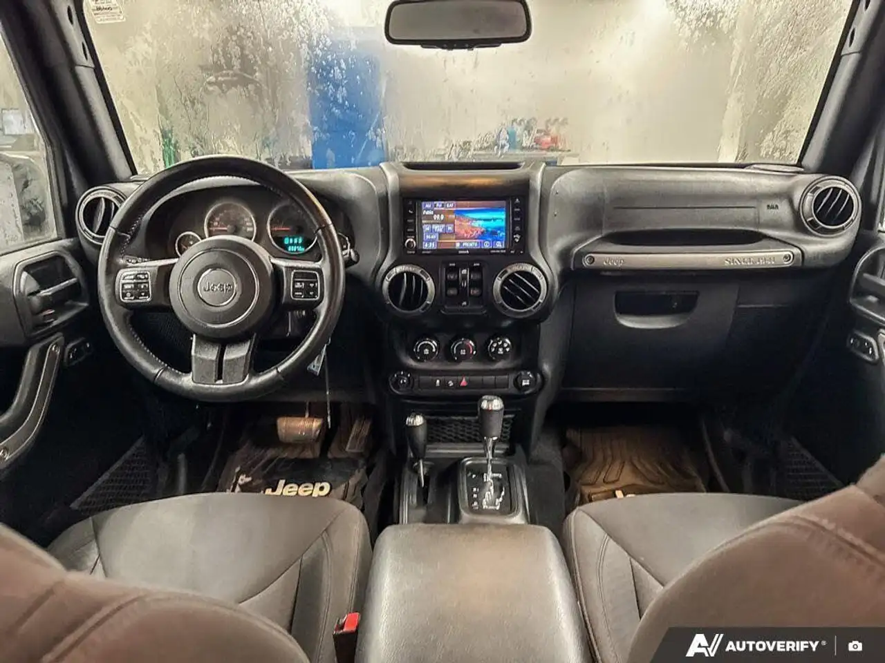 Jeep Wrangler снимка Jeep Wrangler
