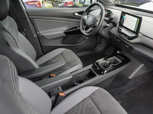 Volkswagen ID.4 view 8